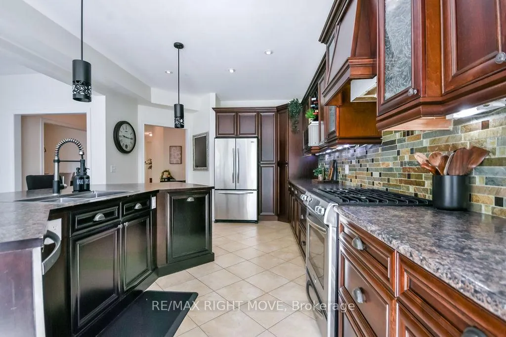 Photo 16 of 122 Atlantis Drive, Orillia — HOMEH