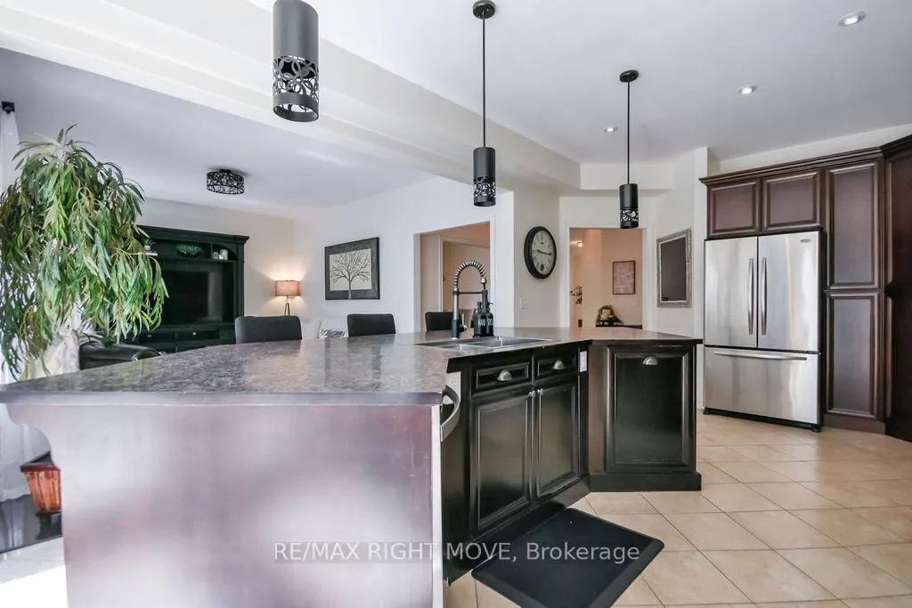 Photo 17 of 122 Atlantis Drive, Orillia — HOMEH