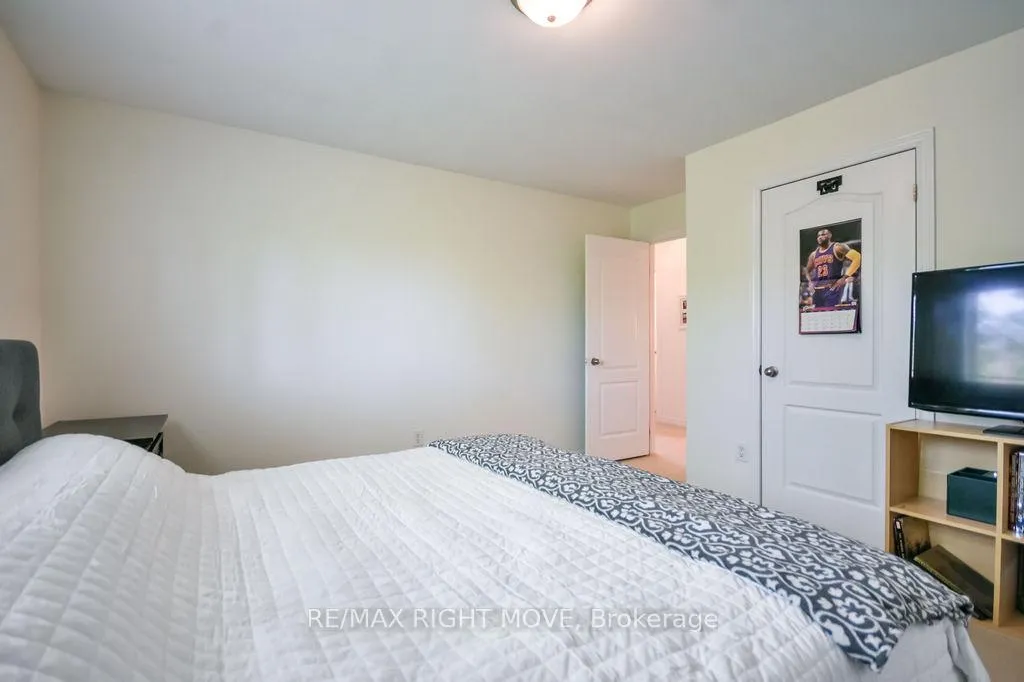 Photo 29 of 122 Atlantis Drive, Orillia — HOMEH
