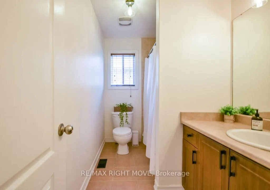 Photo 33 of 122 Atlantis Drive, Orillia — HOMEH