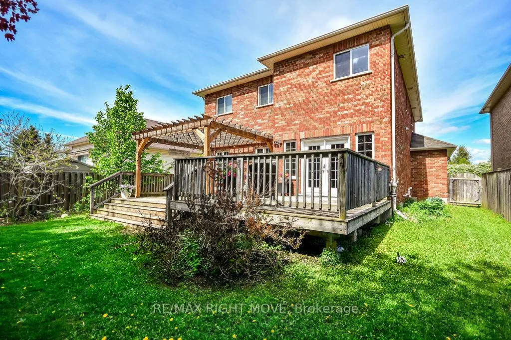Photo 37 of 122 Atlantis Drive, Orillia — HOMEH