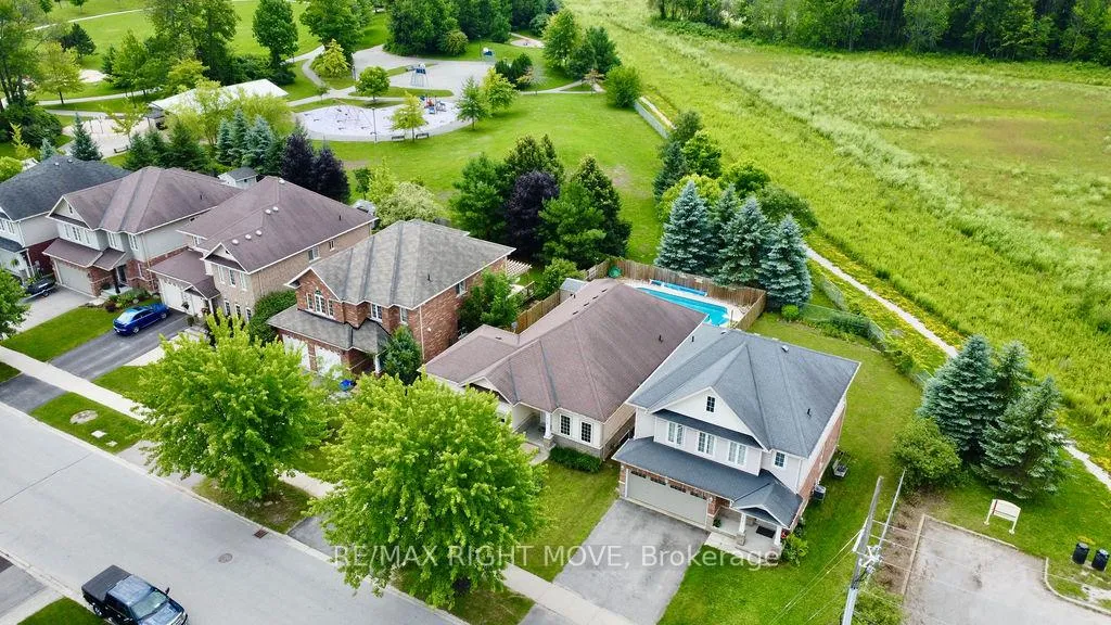 Photo 39 of 122 Atlantis Drive, Orillia — HOMEH