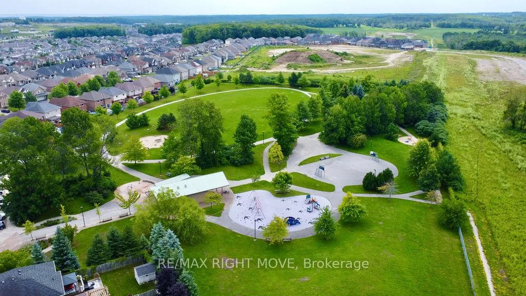 Photo 40 of 122 Atlantis Drive, Orillia — HOMEH