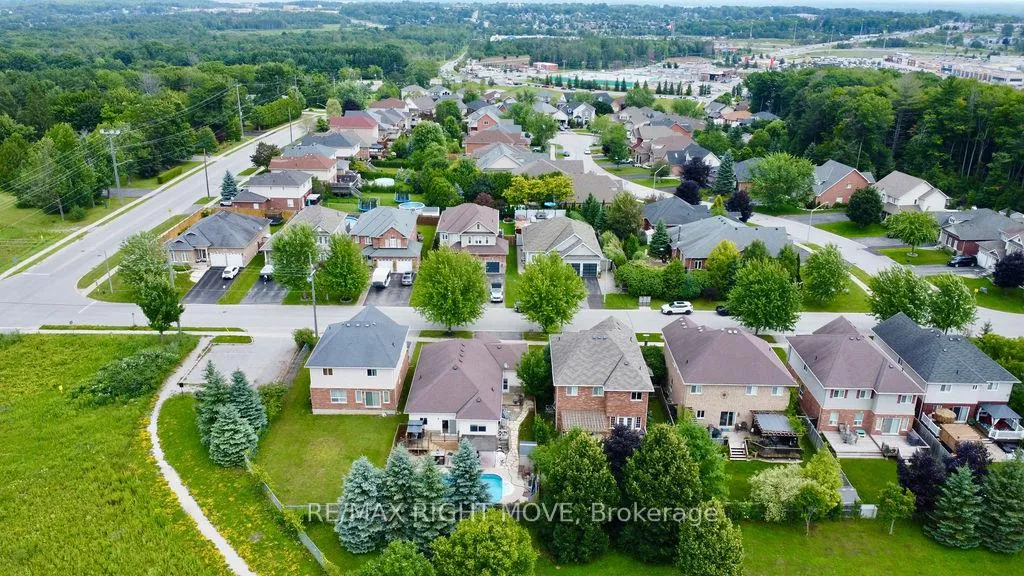 Photo 41 of 122 Atlantis Drive, Orillia — HOMEH