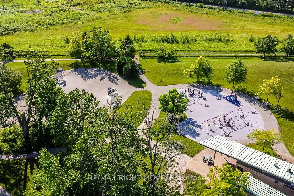 Photo 43 of 122 Atlantis Drive, Orillia — HOMEH