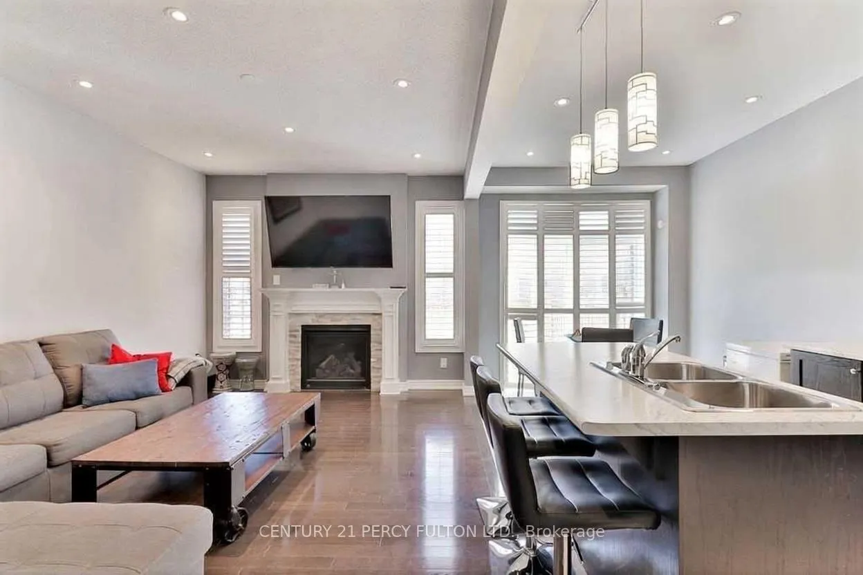 Photo 9 of 115 Bonnie Braes Drive, Brampton, Credit Valley — HOMEH
