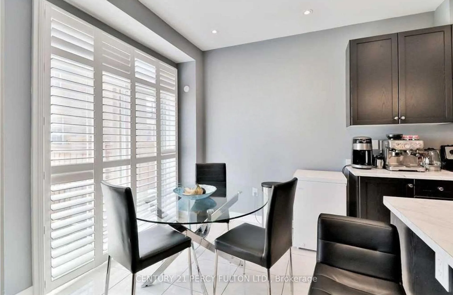 Photo 11 of 115 Bonnie Braes Drive, Brampton, Credit Valley — HOMEH