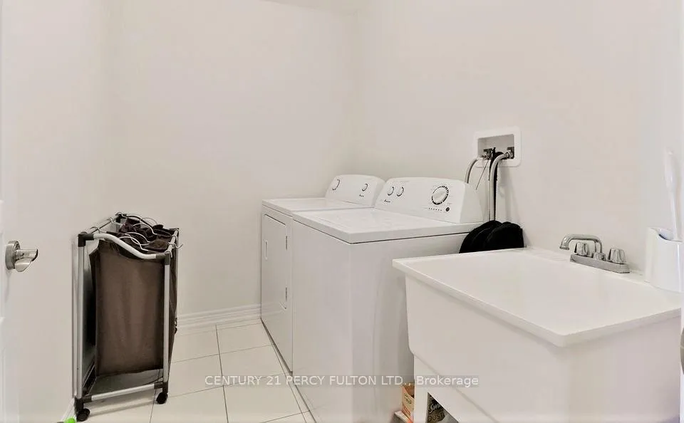 Photo 18 of 115 Bonnie Braes Drive, Brampton, Credit Valley — HOMEH