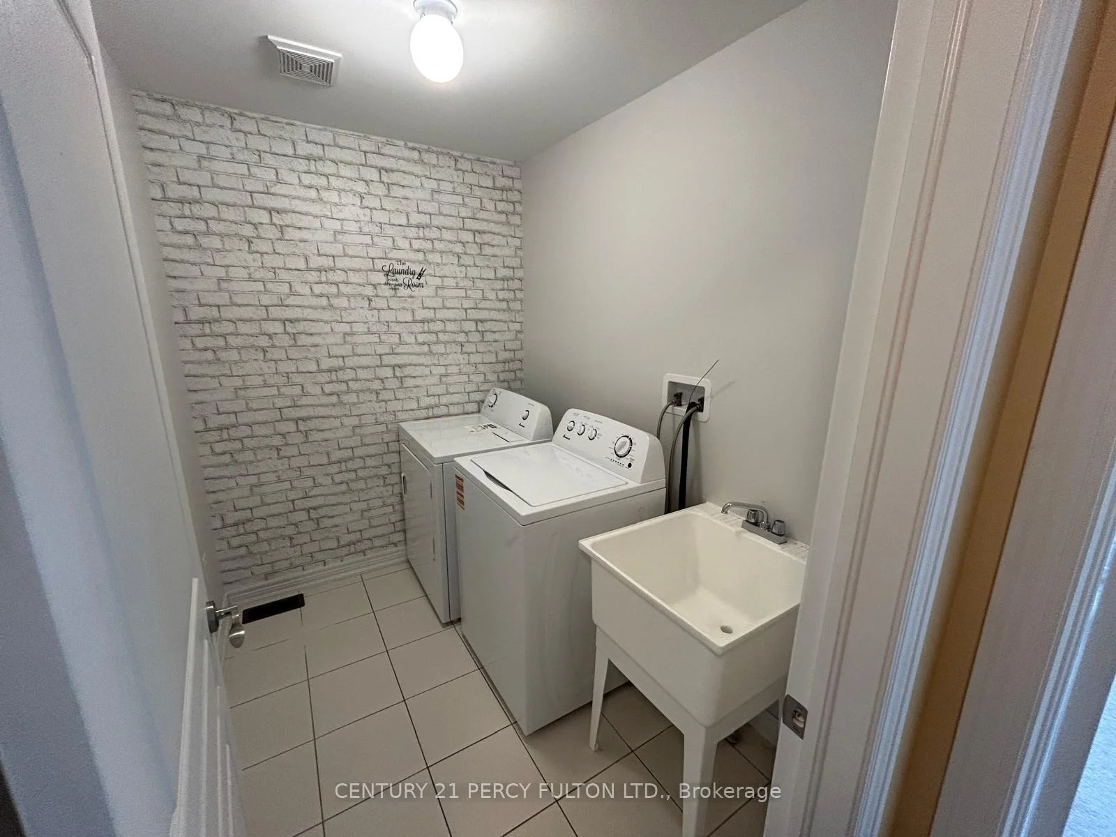 Photo 46 of 115 Bonnie Braes Drive, Brampton, Credit Valley — HOMEH