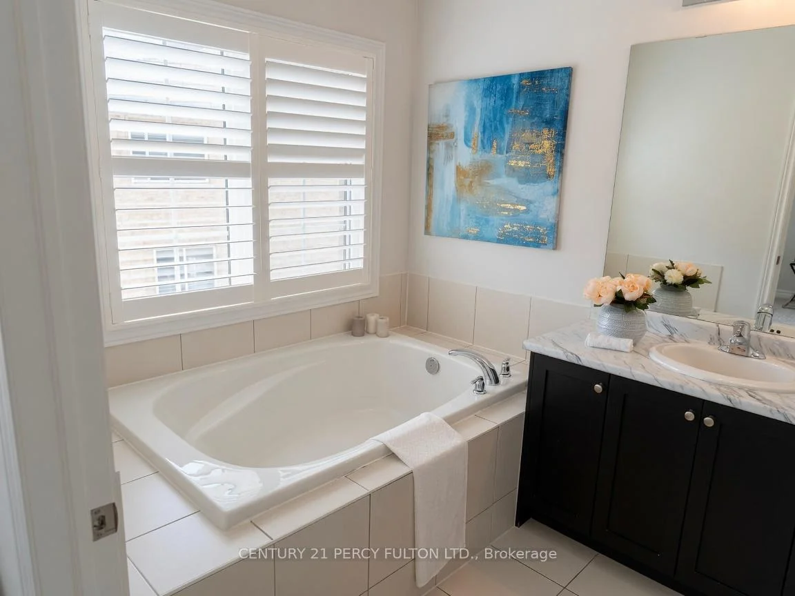 Photo 49 of 115 Bonnie Braes Drive, Brampton, Credit Valley — HOMEH