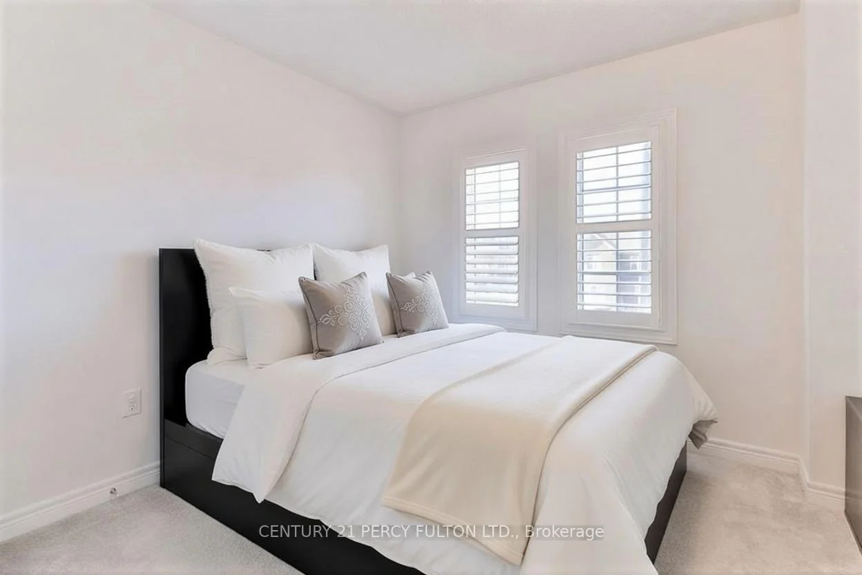 Photo 53 of 115 Bonnie Braes Drive, Brampton, Credit Valley — HOMEH