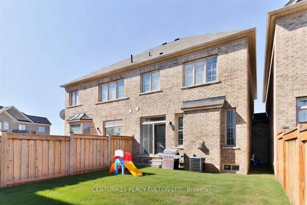 Photo 55 of 115 Bonnie Braes Drive, Brampton, Credit Valley — HOMEH