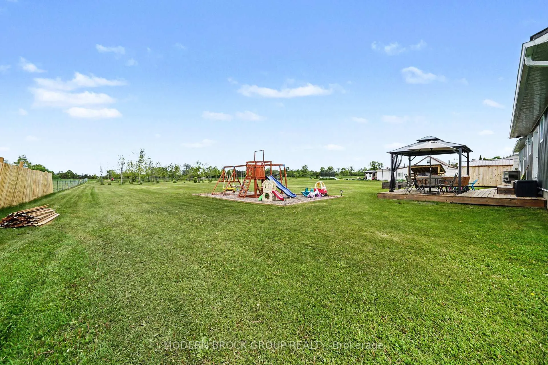 Photo 21 of 566 Highway 15, Rideau Lakes, Rideau Lakes (South Elmsley) Twp — HOMEH