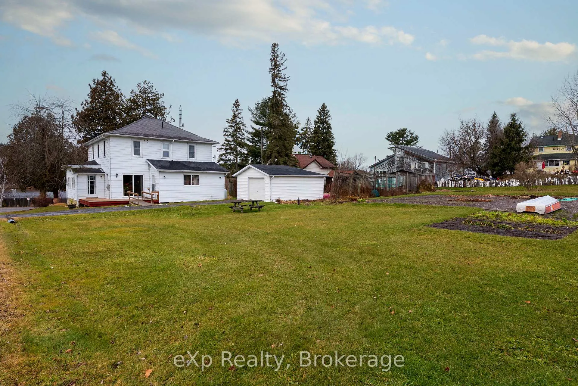 Photo 44 of 2 Henry Street, McKellar — HOMEH