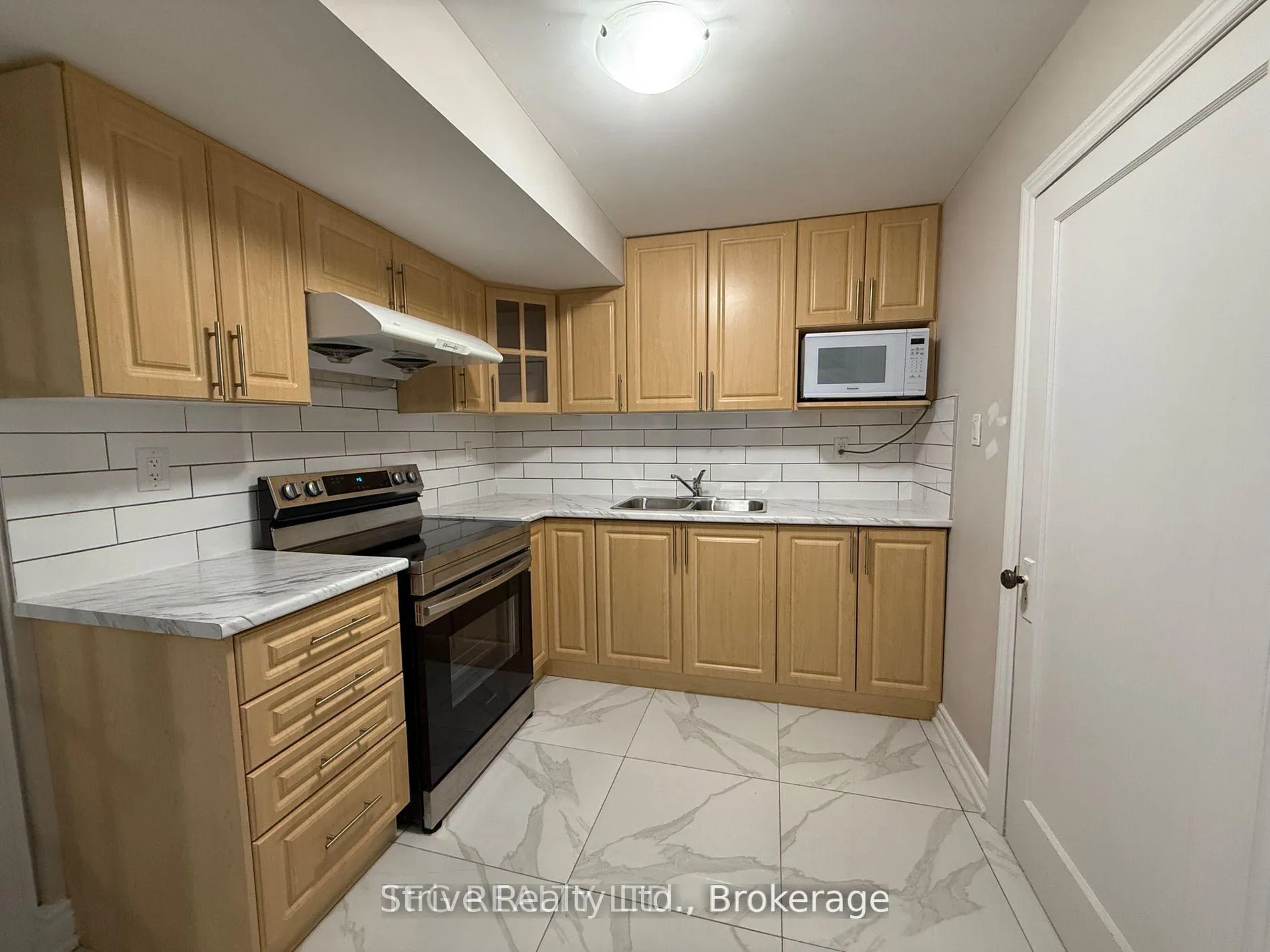 Photo 5 of Unit Lower, 417 Henry Street, Whitby, Downtown Whitby — HOMEH