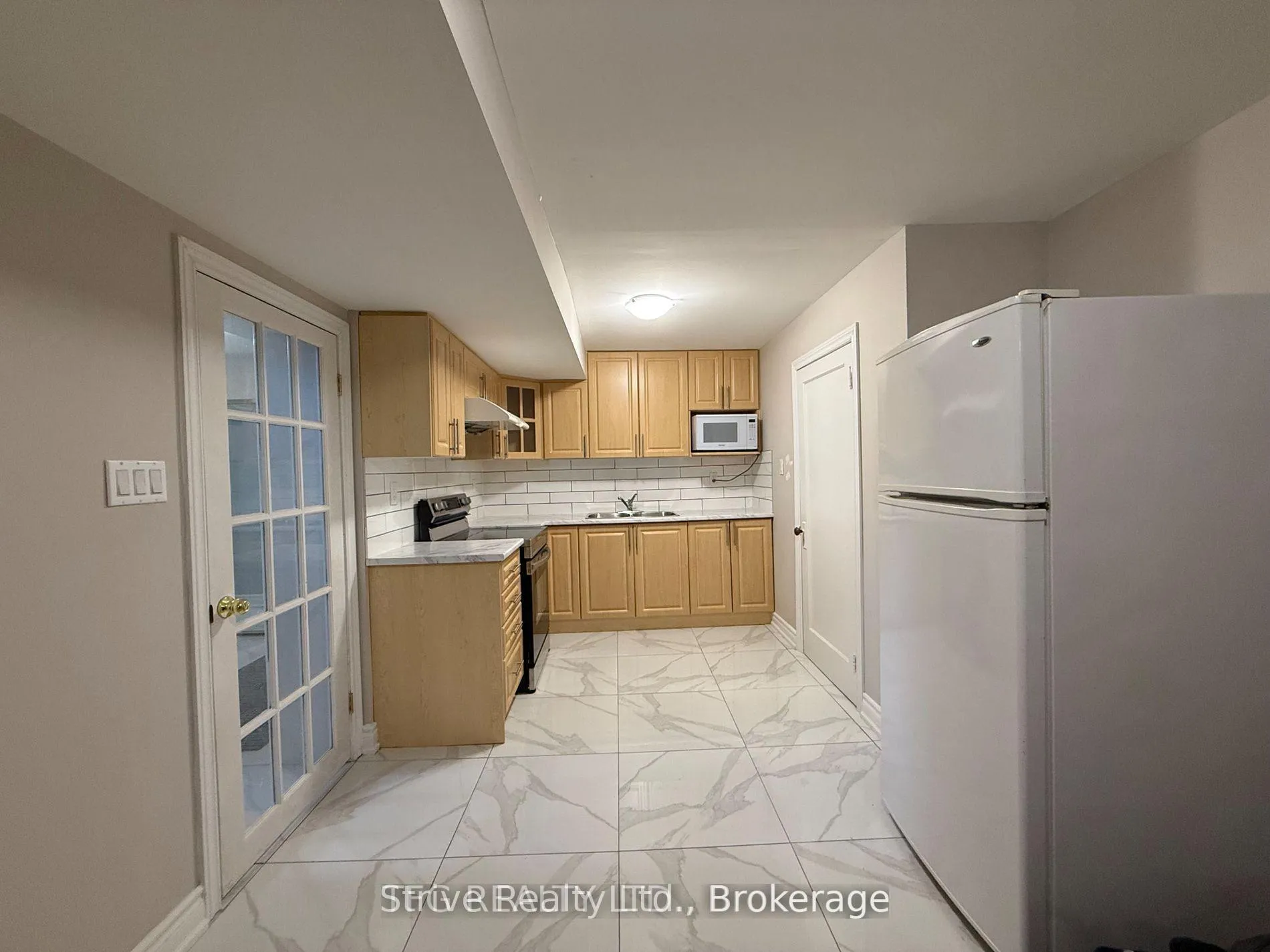 Photo 6 of Unit Lower, 417 Henry Street, Whitby, Downtown Whitby — HOMEH