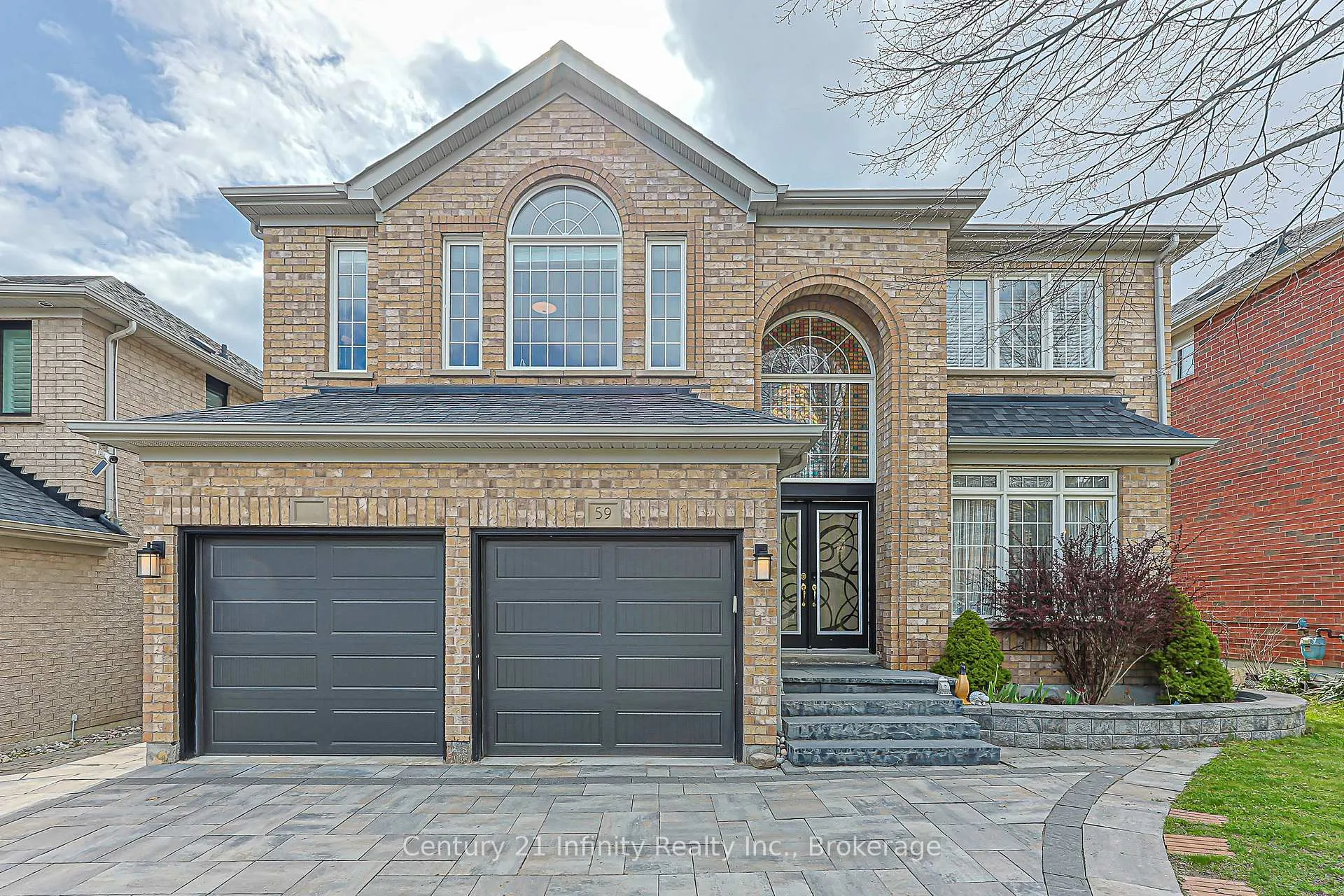 Photo 2 of 59 Splendor Drive, Whitby, Williamsburg — HOMEH