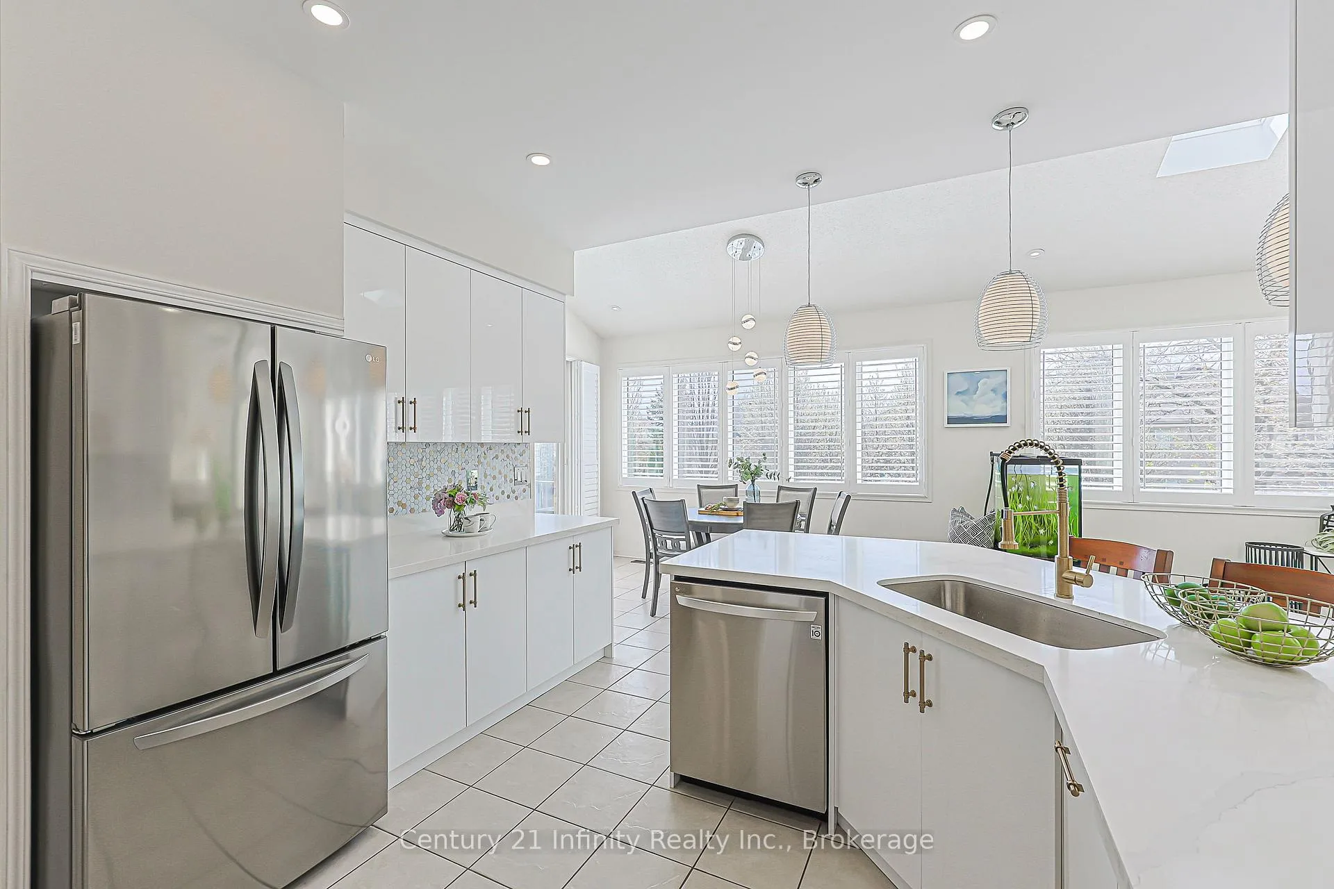 Photo 20 of 59 Splendor Drive, Whitby, Williamsburg — HOMEH