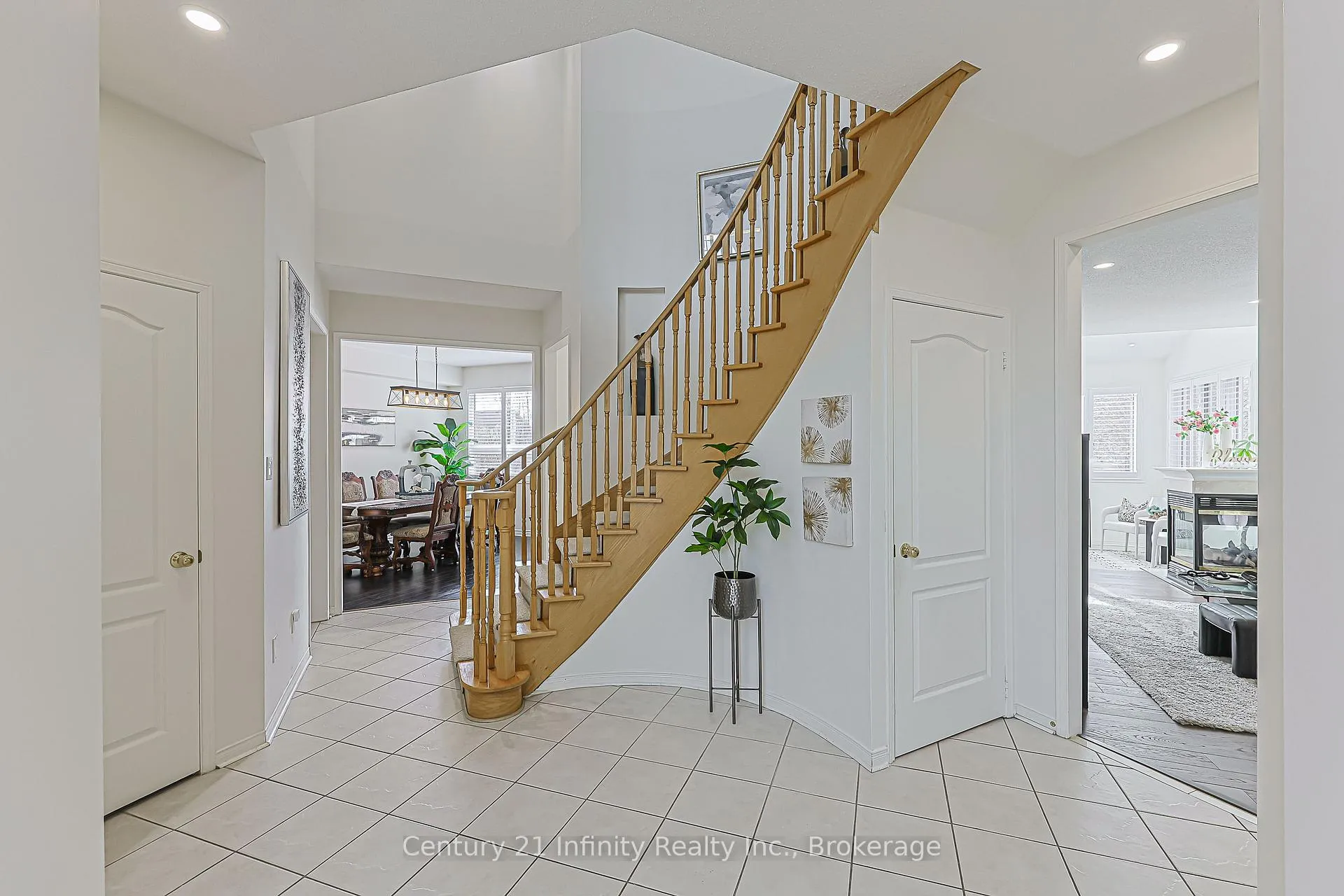 Photo 22 of 59 Splendor Drive, Whitby, Williamsburg — HOMEH