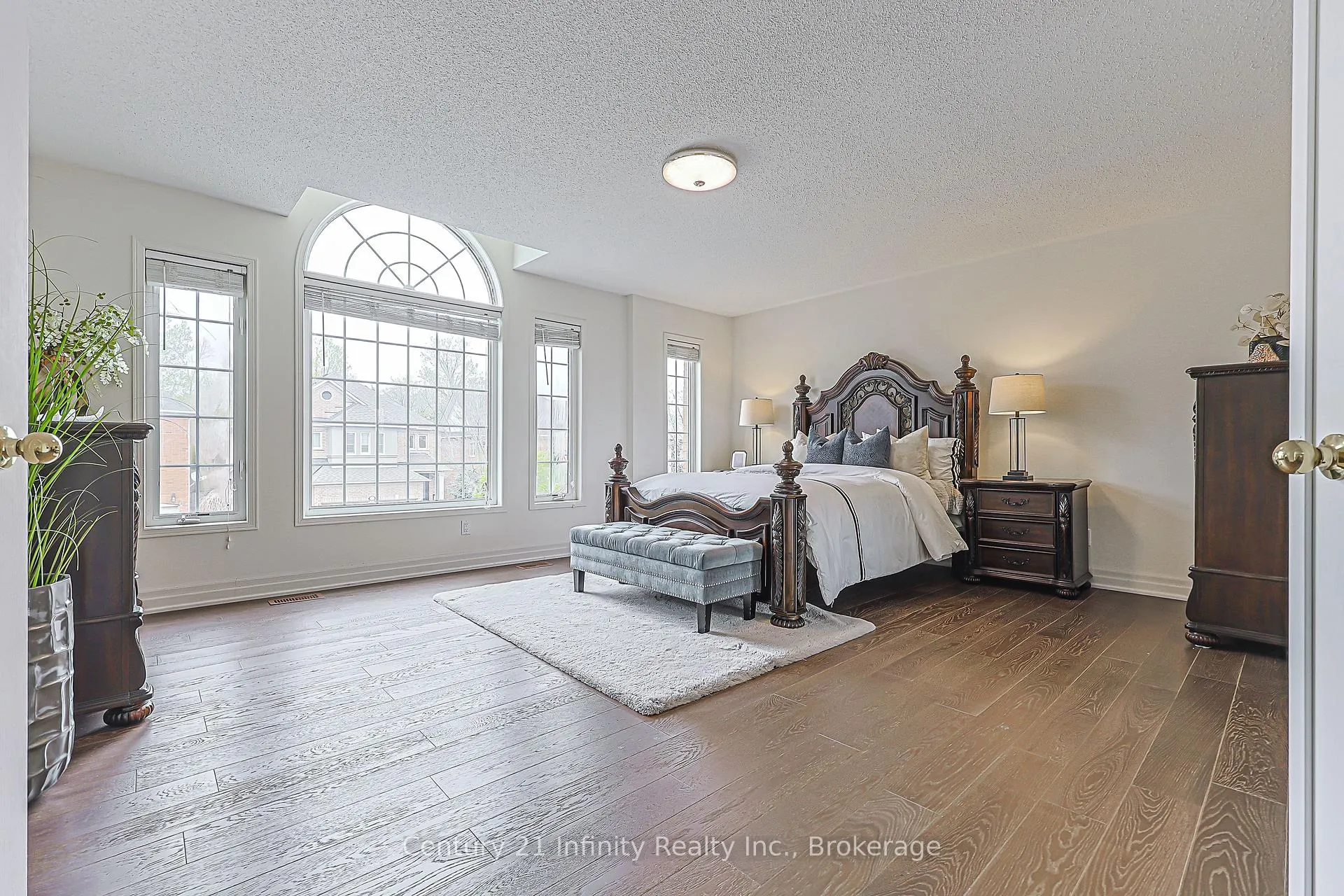 Photo 25 of 59 Splendor Drive, Whitby, Williamsburg — HOMEH