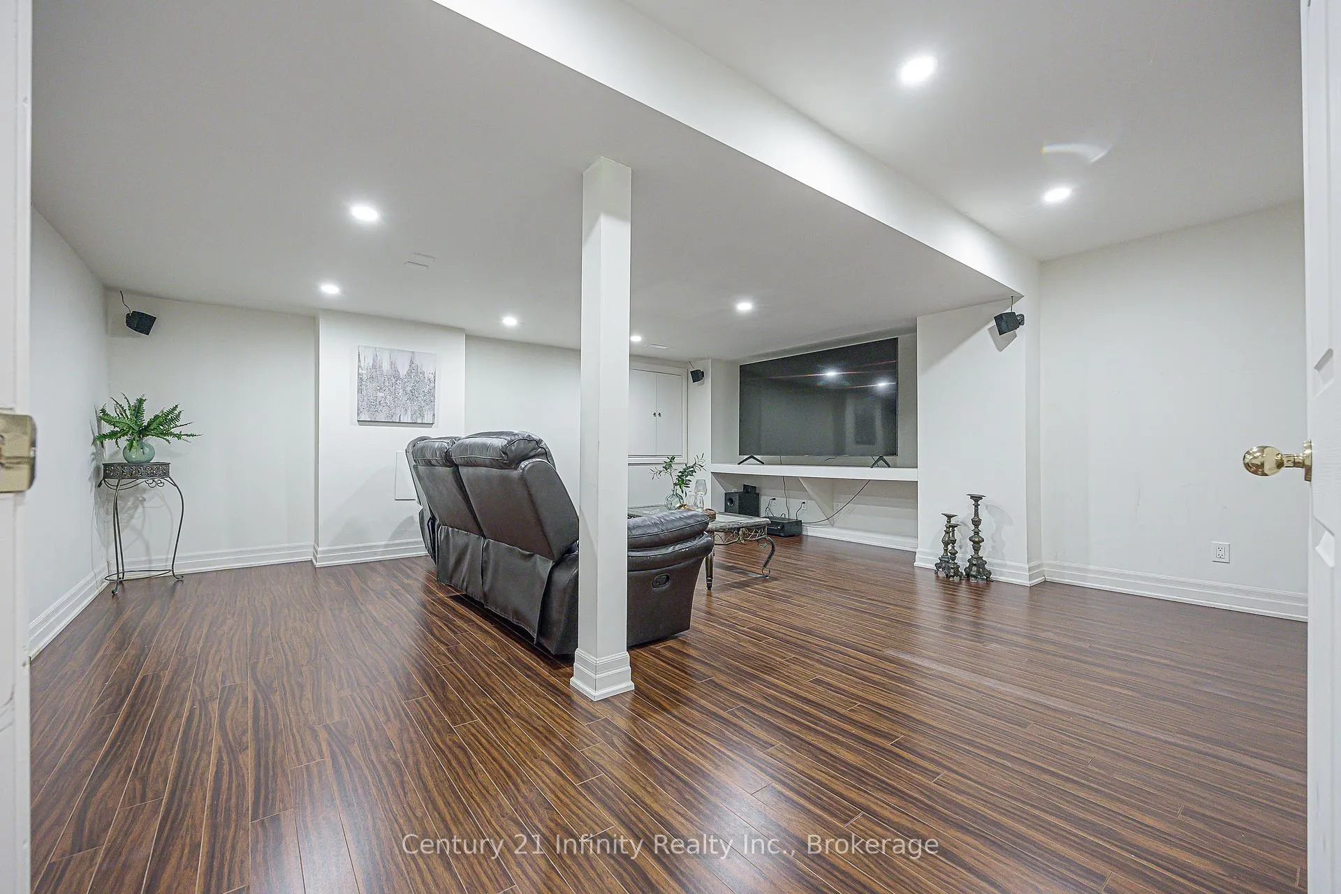 Photo 37 of 59 Splendor Drive, Whitby, Williamsburg — HOMEH