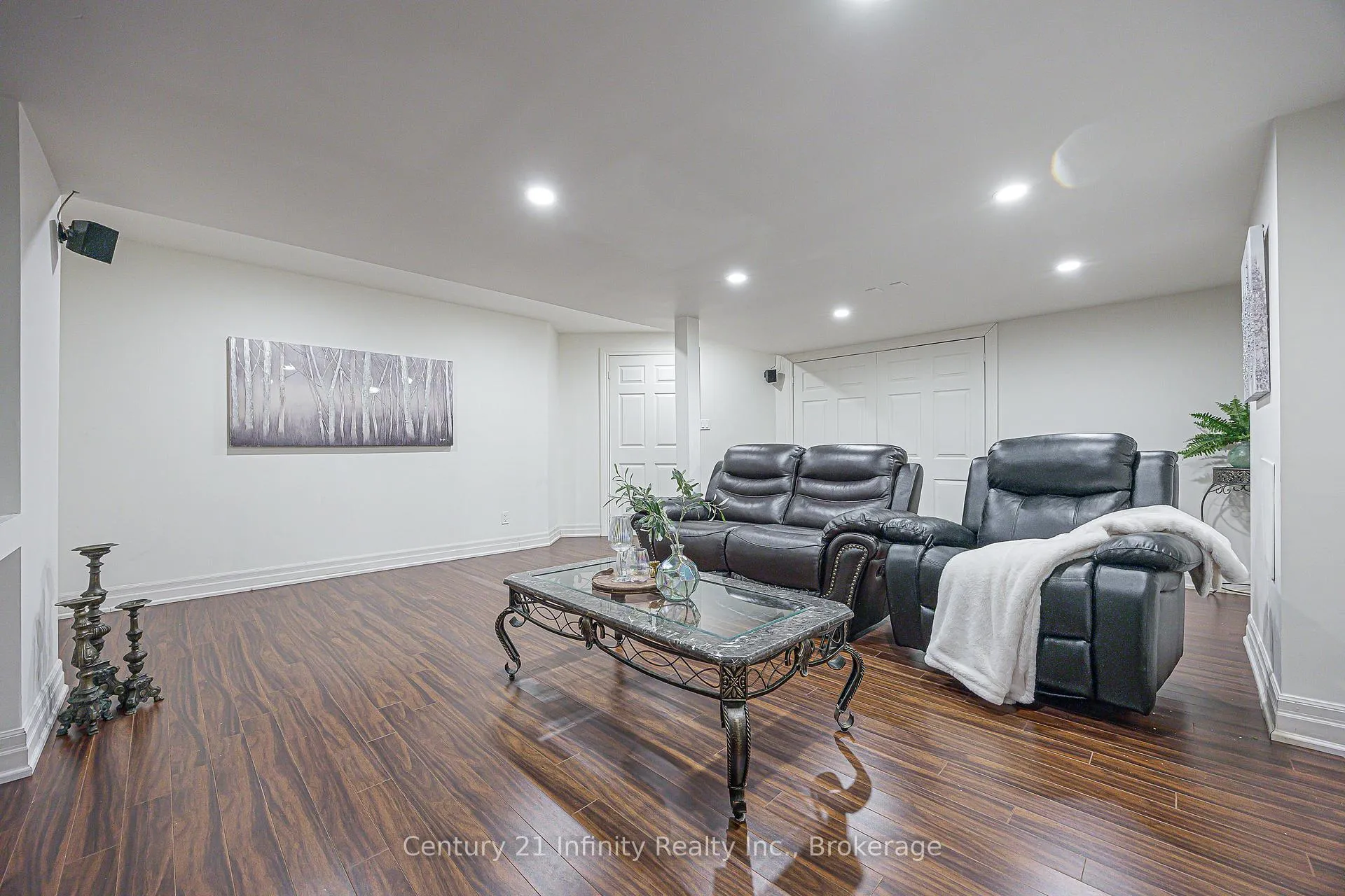 Photo 38 of 59 Splendor Drive, Whitby, Williamsburg — HOMEH