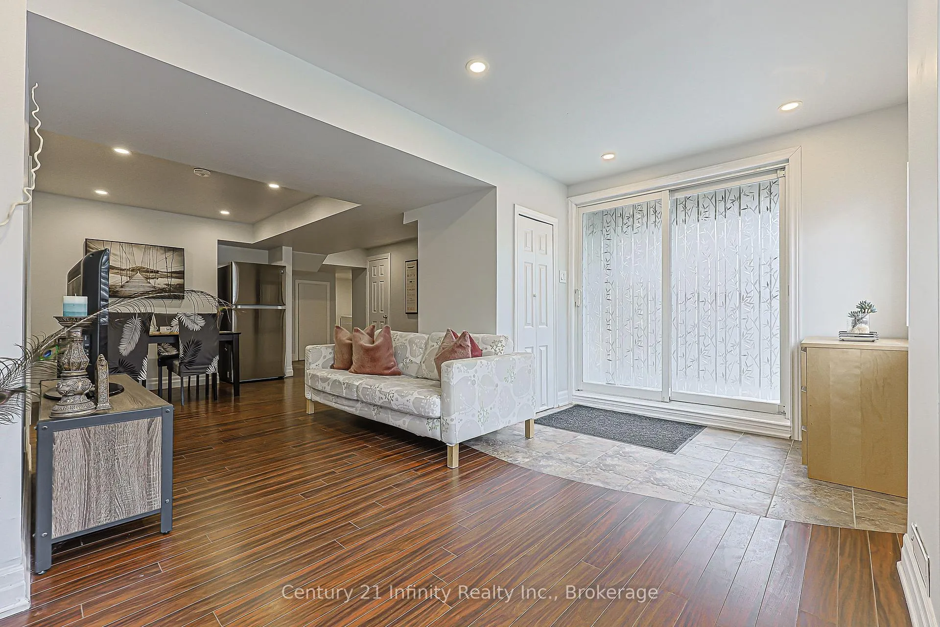Photo 40 of 59 Splendor Drive, Whitby, Williamsburg — HOMEH