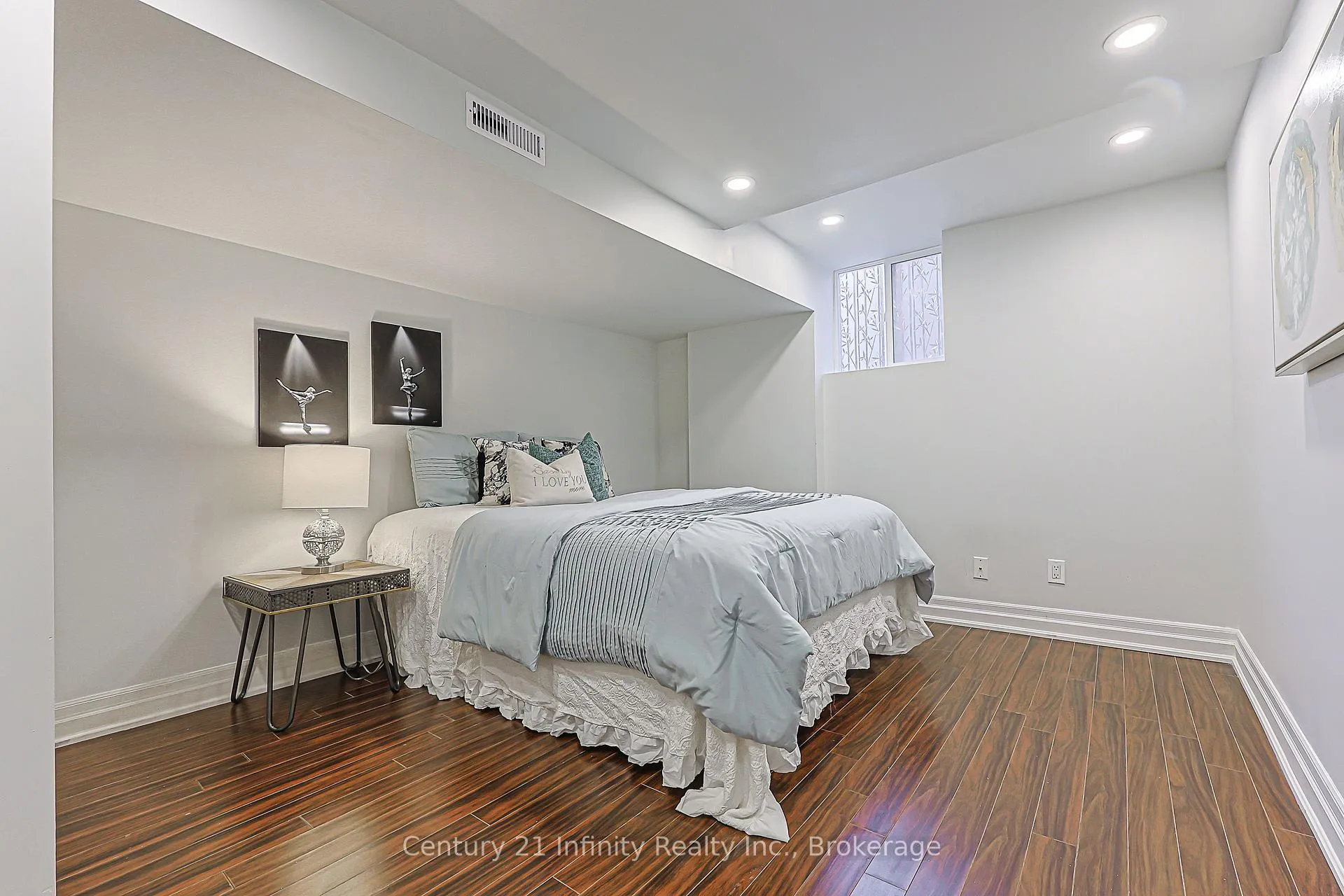 Photo 45 of 59 Splendor Drive, Whitby, Williamsburg — HOMEH