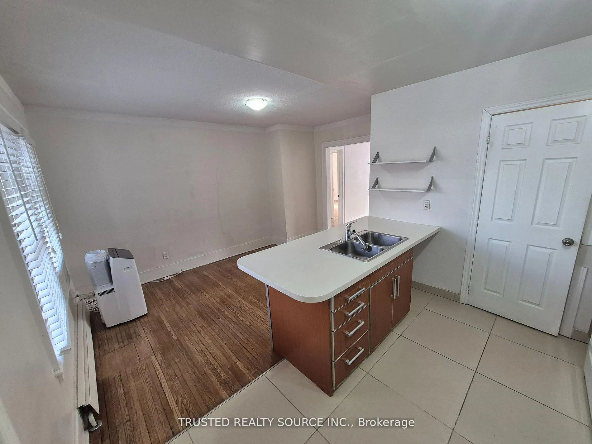 Photo 6 of Unit #3, 1614 Ontario Street, Windsor — HOMEH