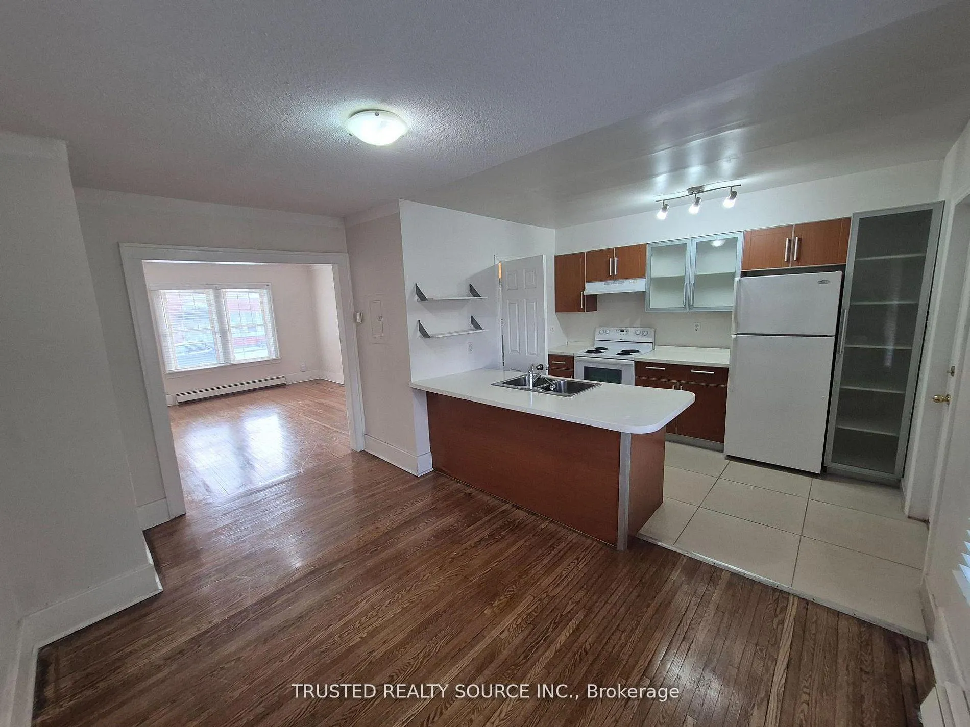 Photo 8 of Unit #3, 1614 Ontario Street, Windsor — HOMEH