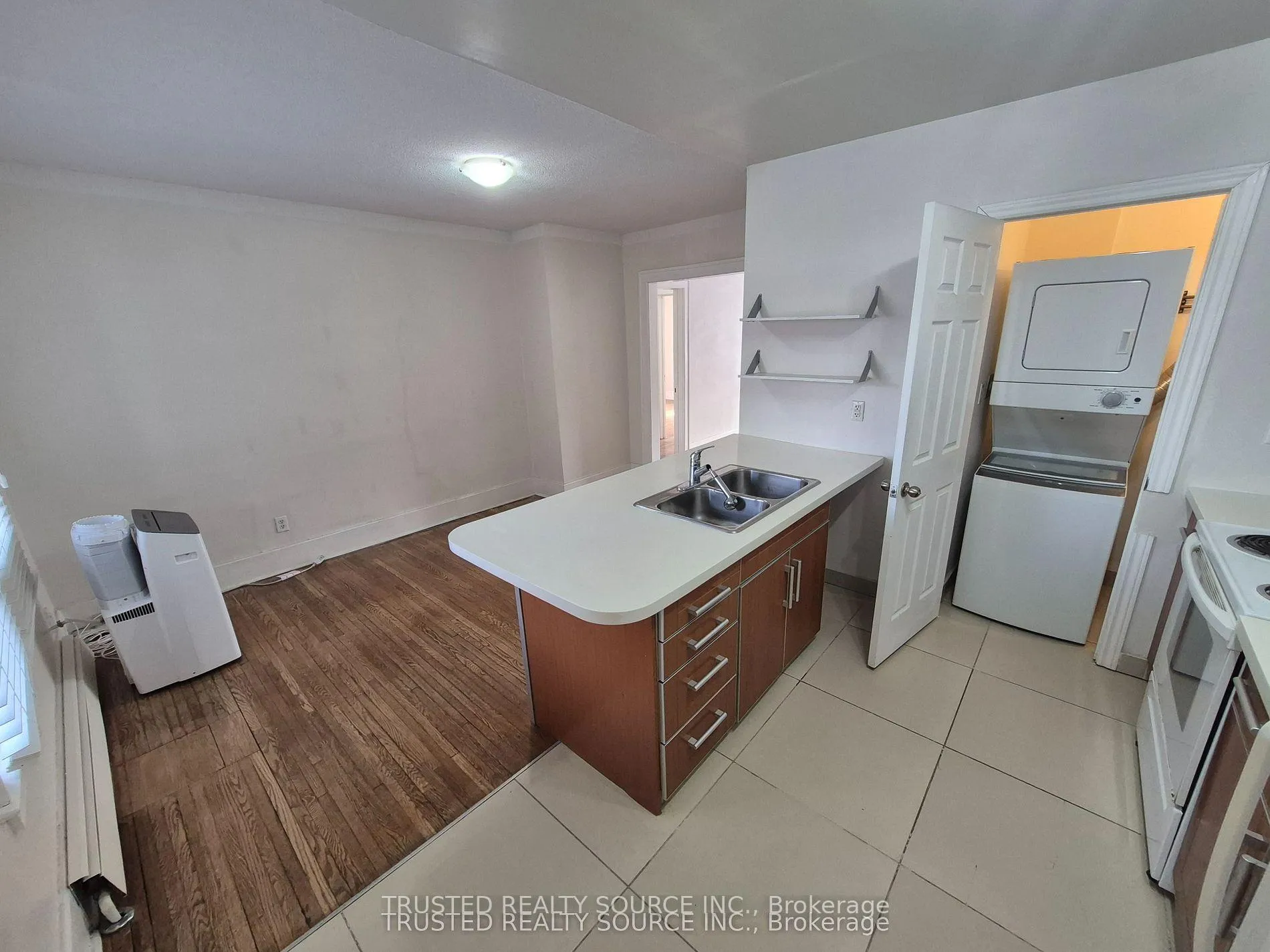Photo 10 of Unit #3, 1614 Ontario Street, Windsor — HOMEH