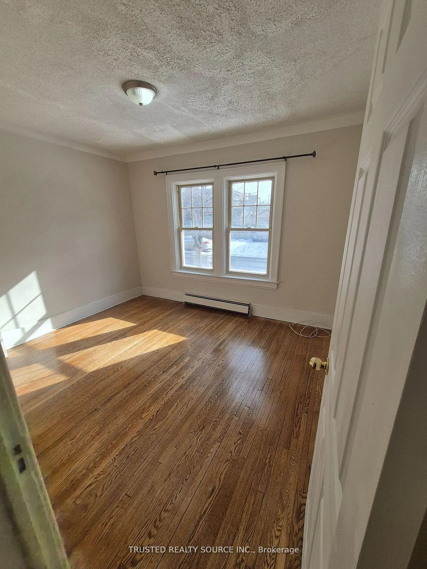 Photo 11 of Unit #3, 1614 Ontario Street, Windsor — HOMEH