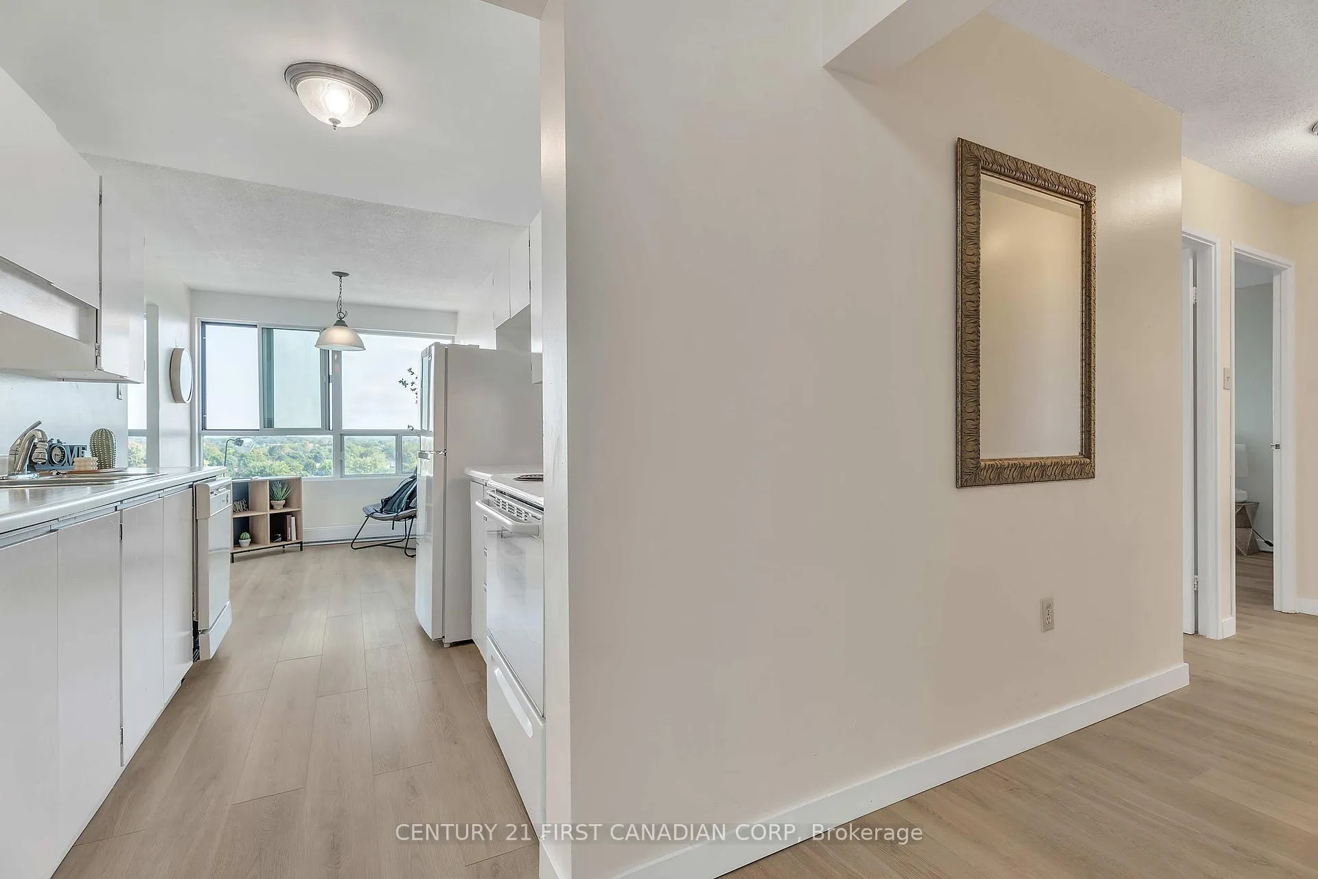 Photo 4 of Unit 1010, 600 Grenfell Drive, London, North C — HOMEH
