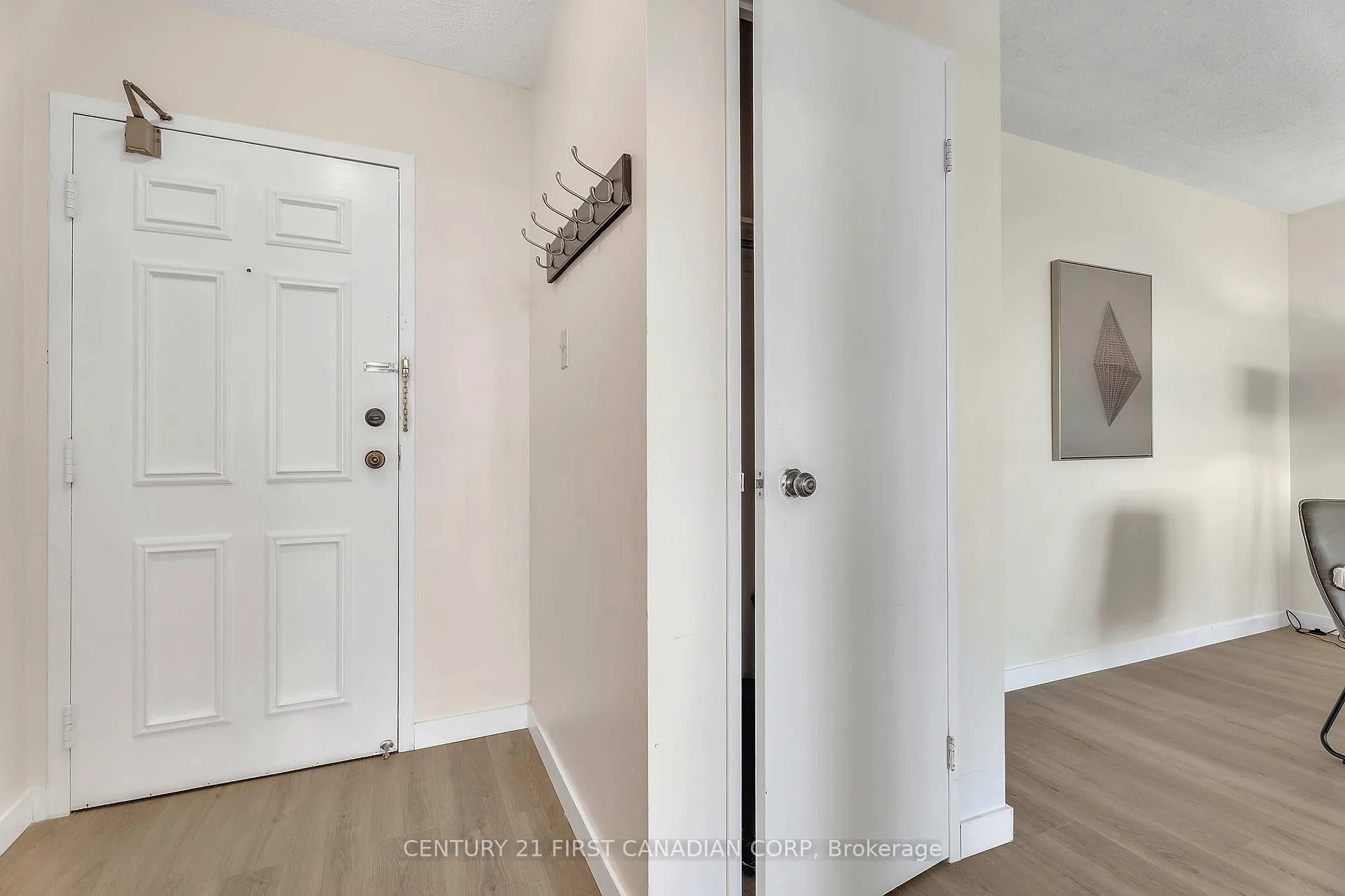 Photo 5 of Unit 1010, 600 Grenfell Drive, London, North C — HOMEH