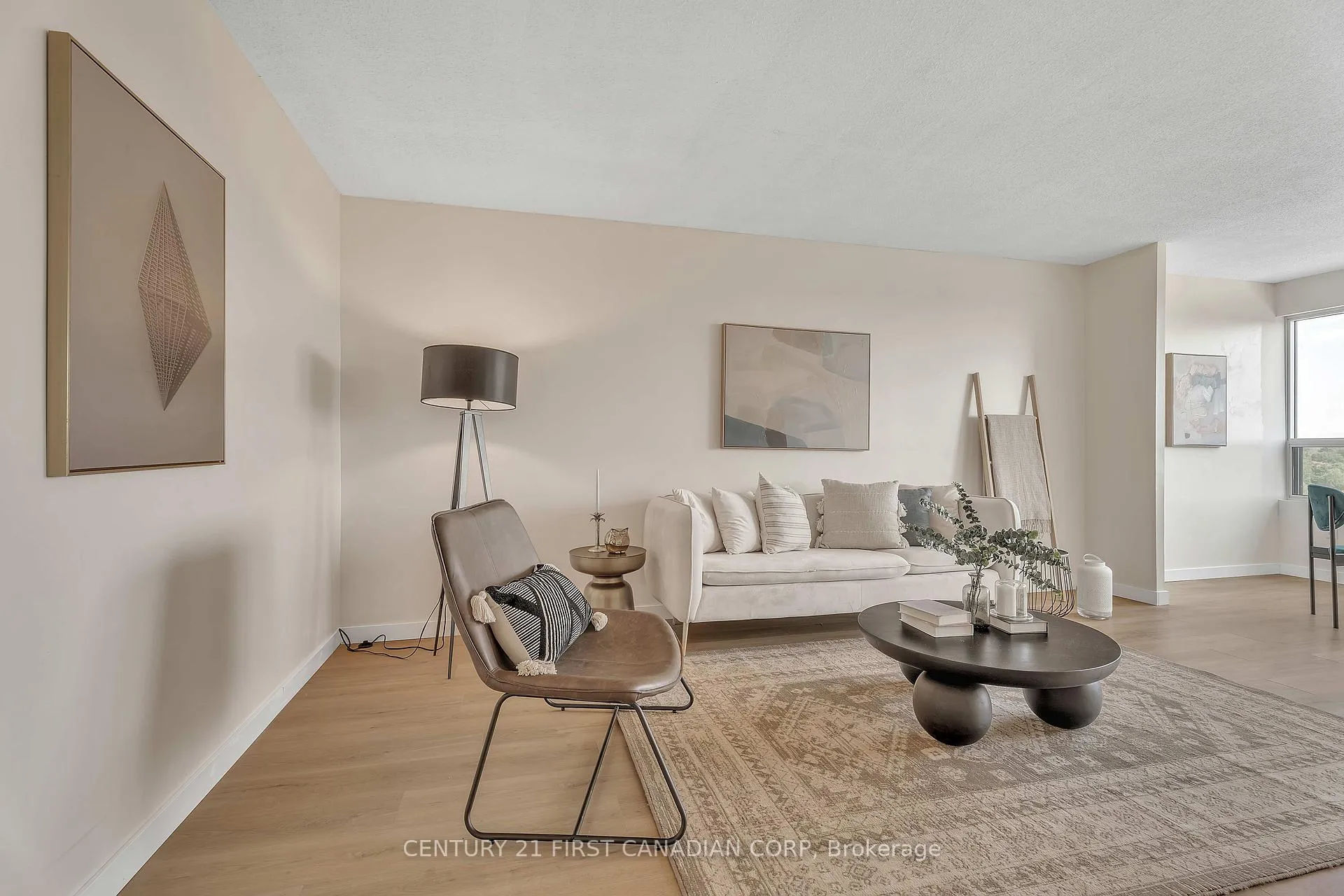 Photo 6 of Unit 1010, 600 Grenfell Drive, London, North C — HOMEH
