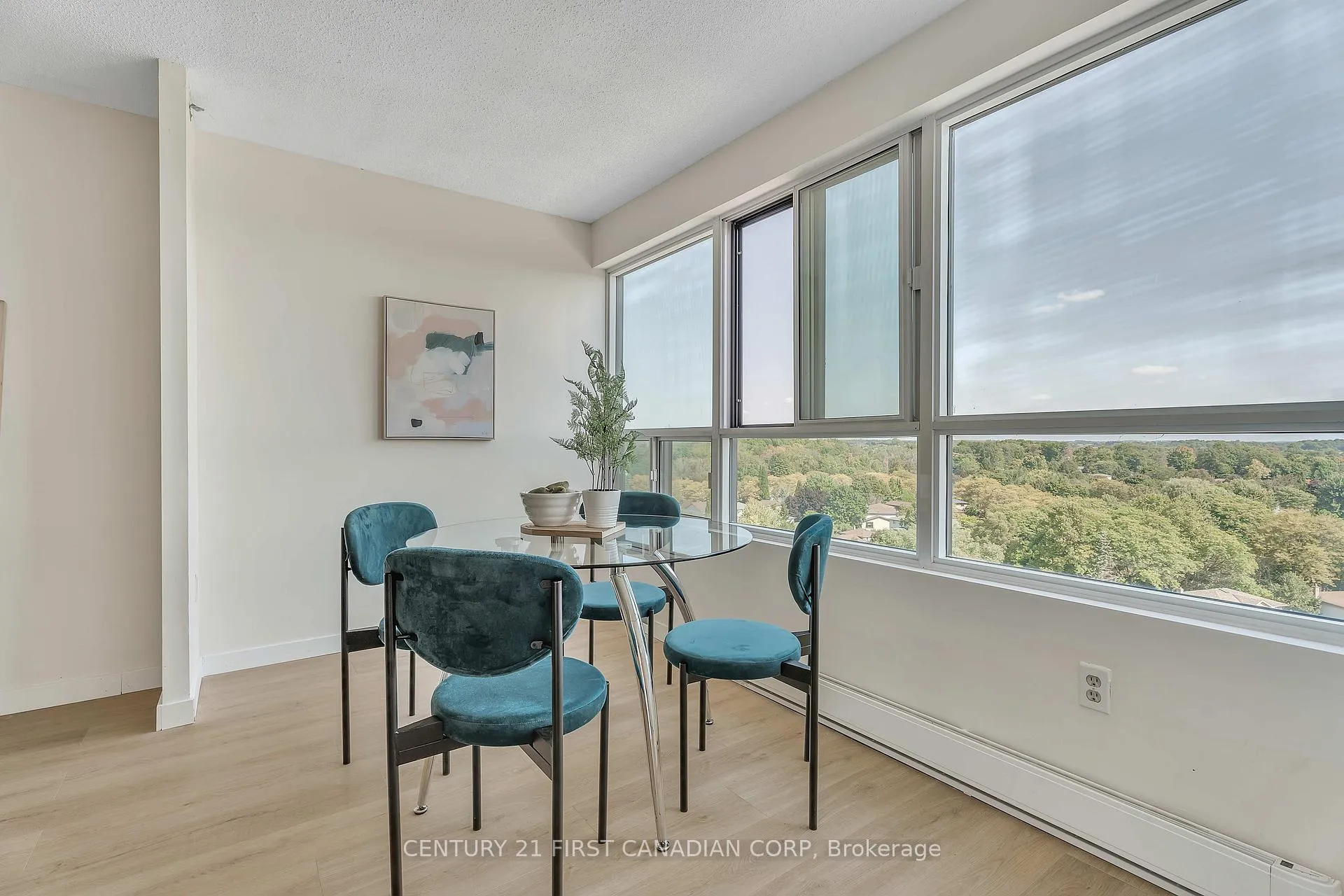 Photo 10 of Unit 1010, 600 Grenfell Drive, London, North C — HOMEH