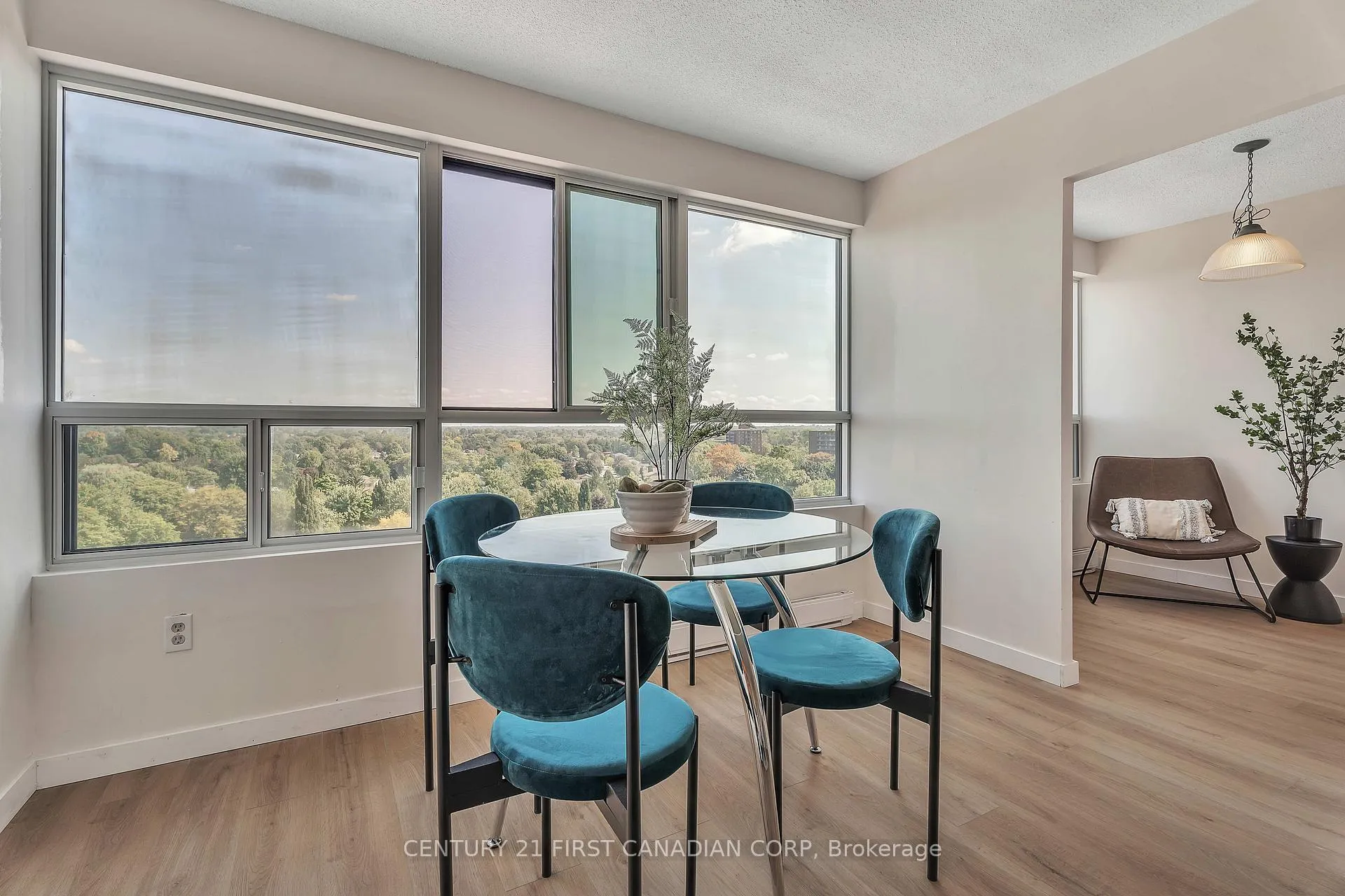 Photo 11 of Unit 1010, 600 Grenfell Drive, London, North C — HOMEH
