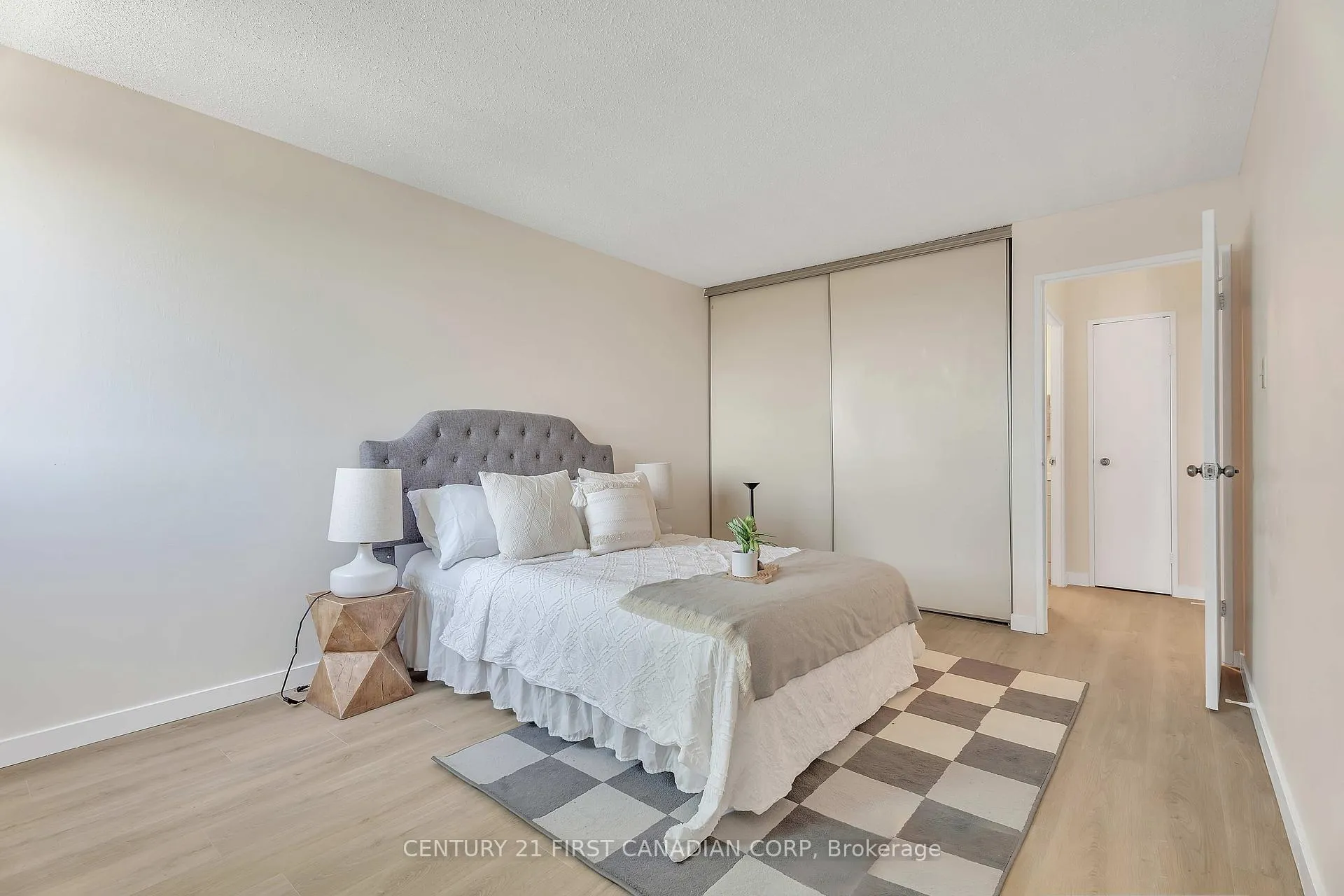 Photo 23 of Unit 1010, 600 Grenfell Drive, London, North C — HOMEH