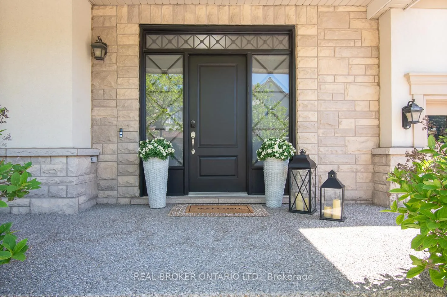 Photo 3 of 727 Maddocks Trail, Milton, Coates — HOMEH