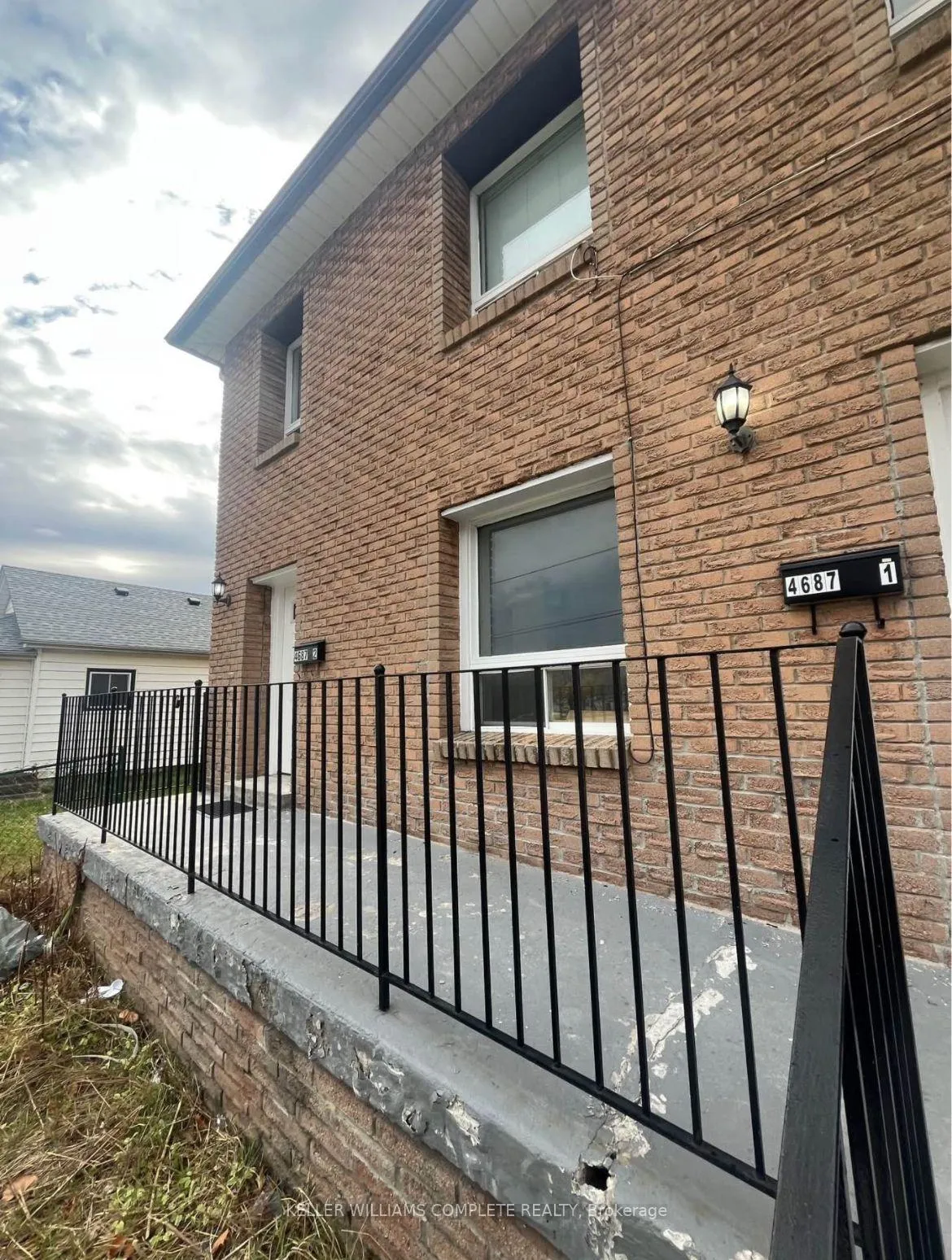 Photo 3 of Unit 2, 4687 First Avenue, Niagara Falls, Cherrywood — HOMEH