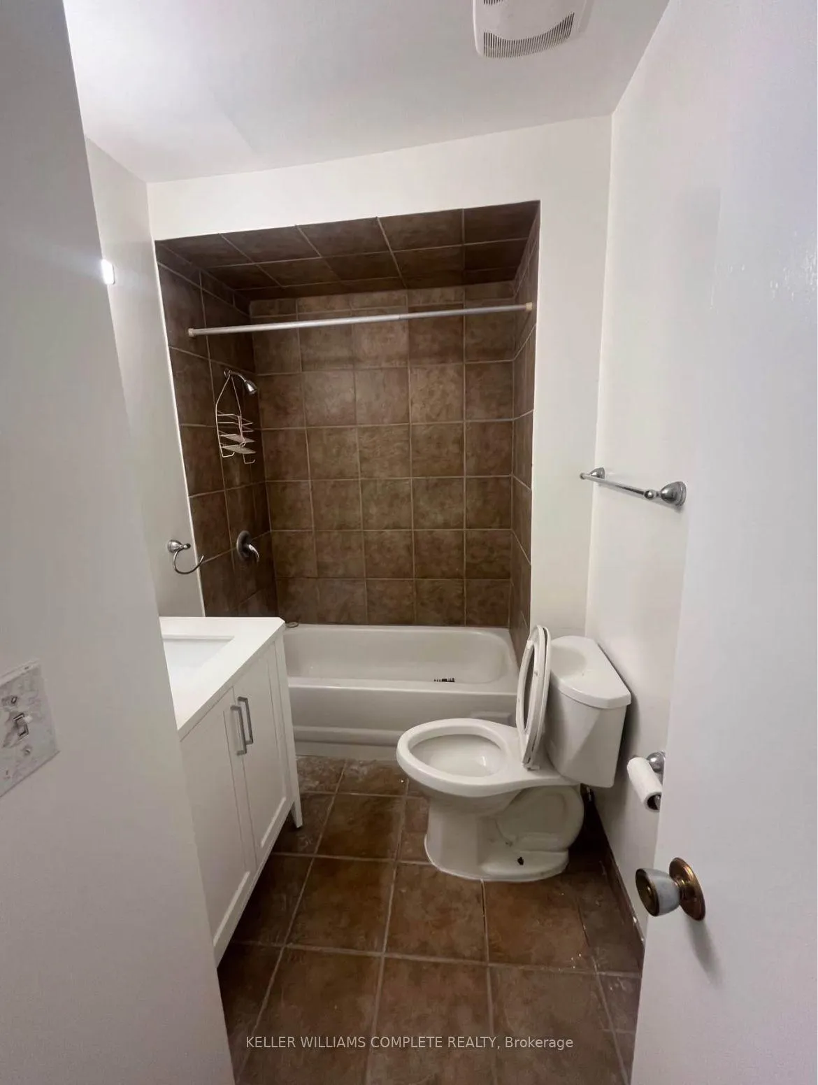 Photo 11 of Unit 2, 4687 First Avenue, Niagara Falls, Cherrywood — HOMEH