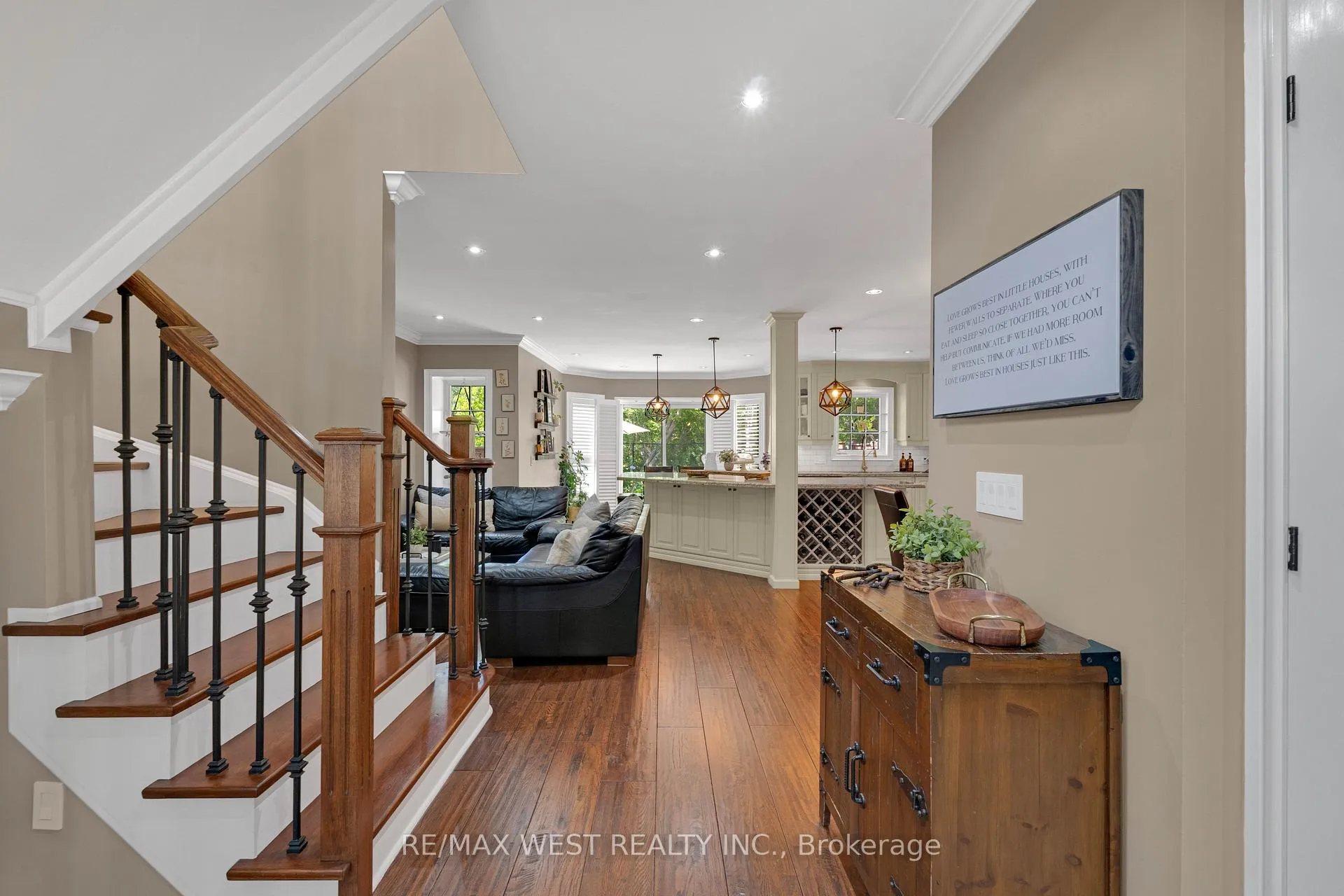 Photo 3 of 34 Crestridge Drive, Caledon, Bolton North — HOMEH