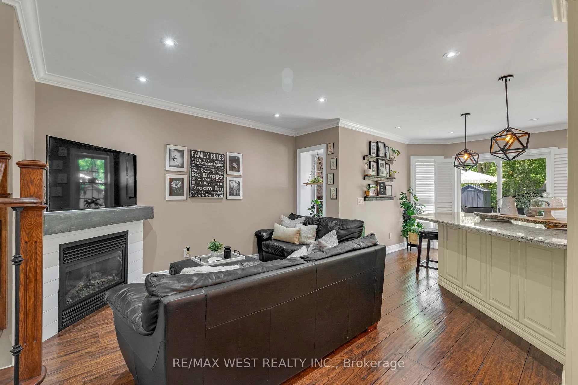 Photo 4 of 34 Crestridge Drive, Caledon, Bolton North — HOMEH