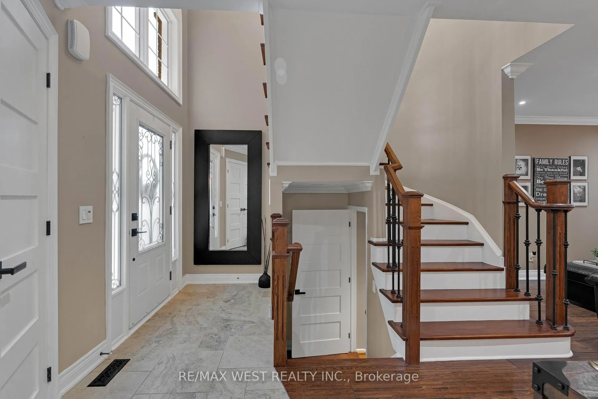 Photo 7 of 34 Crestridge Drive, Caledon, Bolton North — HOMEH