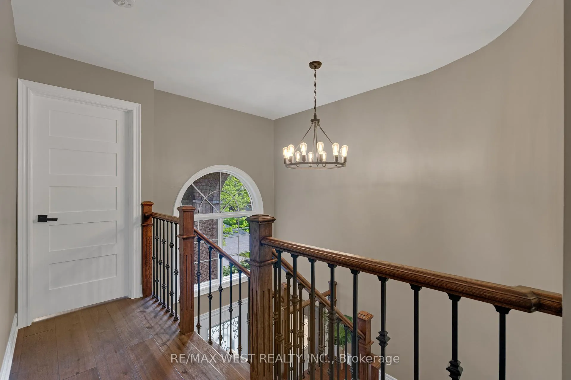 Photo 8 of 34 Crestridge Drive, Caledon, Bolton North — HOMEH