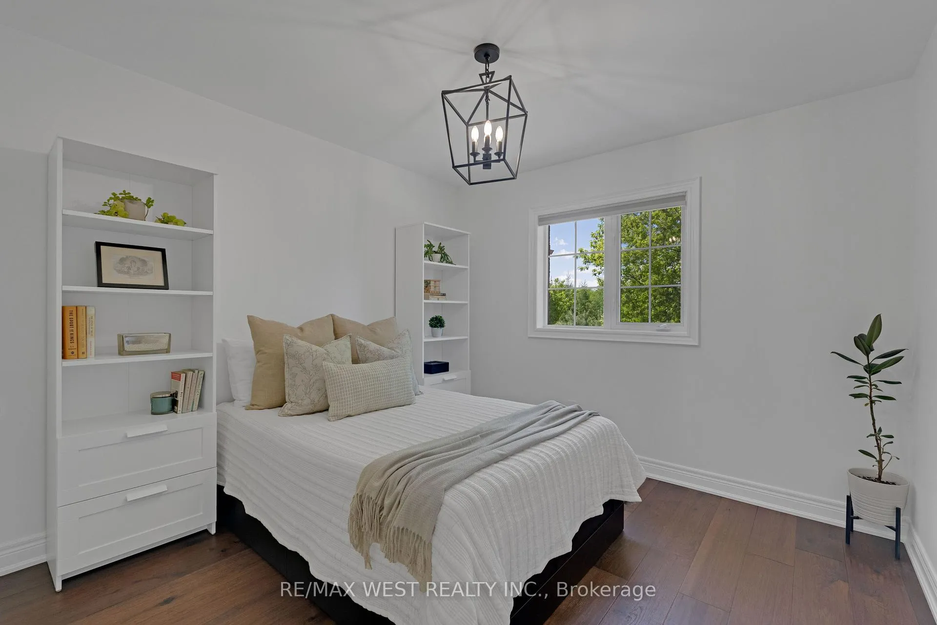 Photo 12 of 34 Crestridge Drive, Caledon, Bolton North — HOMEH