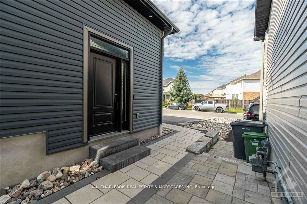 Photo 3 of Unit C, 846 Rockson Crescent, Ottawa, Stittsville (South) — HOMEH