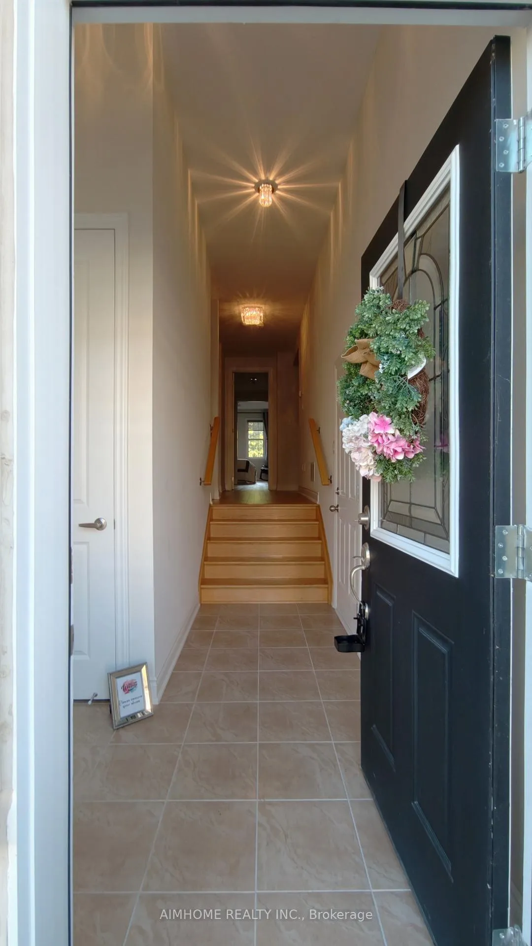 Photo 2 of 44 Courting House Place, Georgina, Sutton & Jackson's Point — HOMEH
