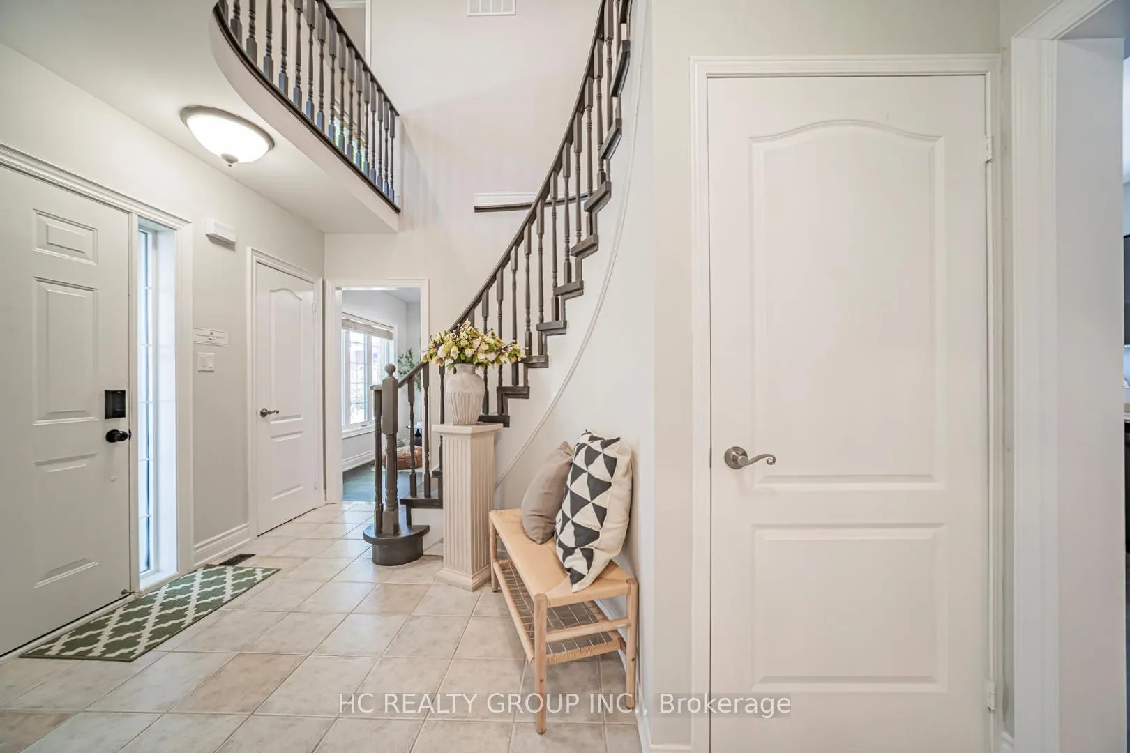 Photo 5 of 483 Menczel Crescent, Newmarket, Summerhill Estates — HOMEH