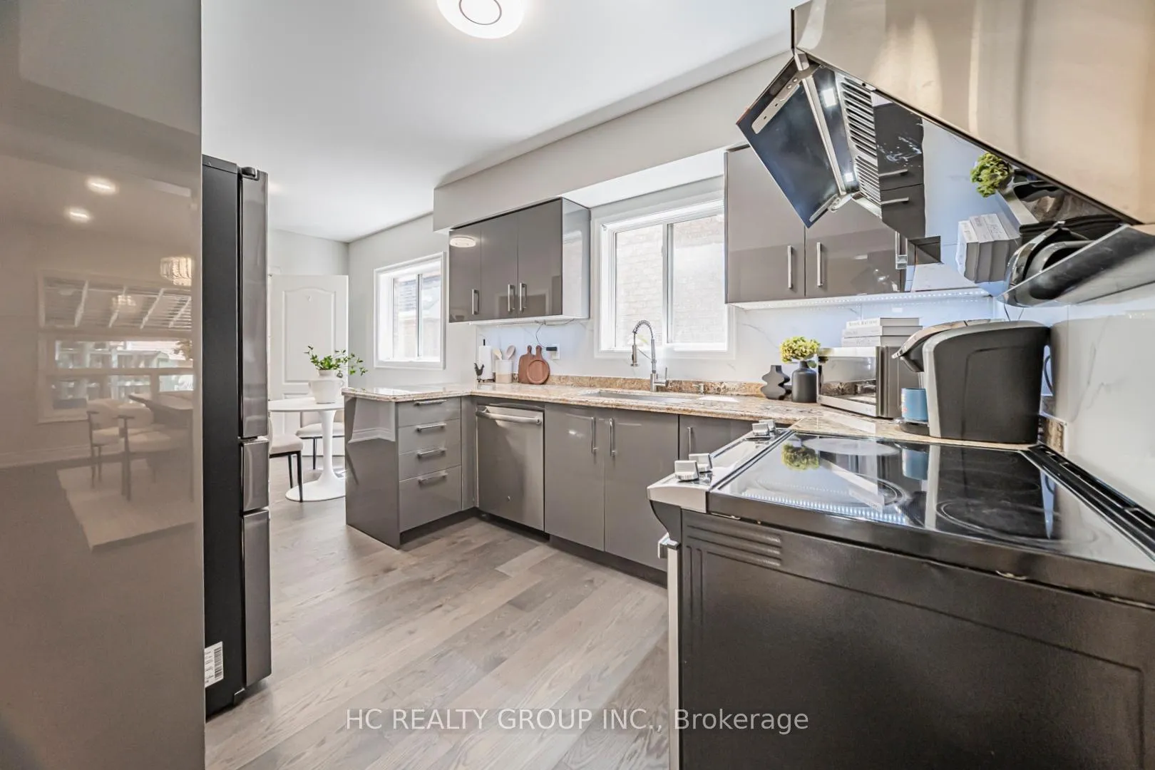 Photo 16 of 483 Menczel Crescent, Newmarket, Summerhill Estates — HOMEH
